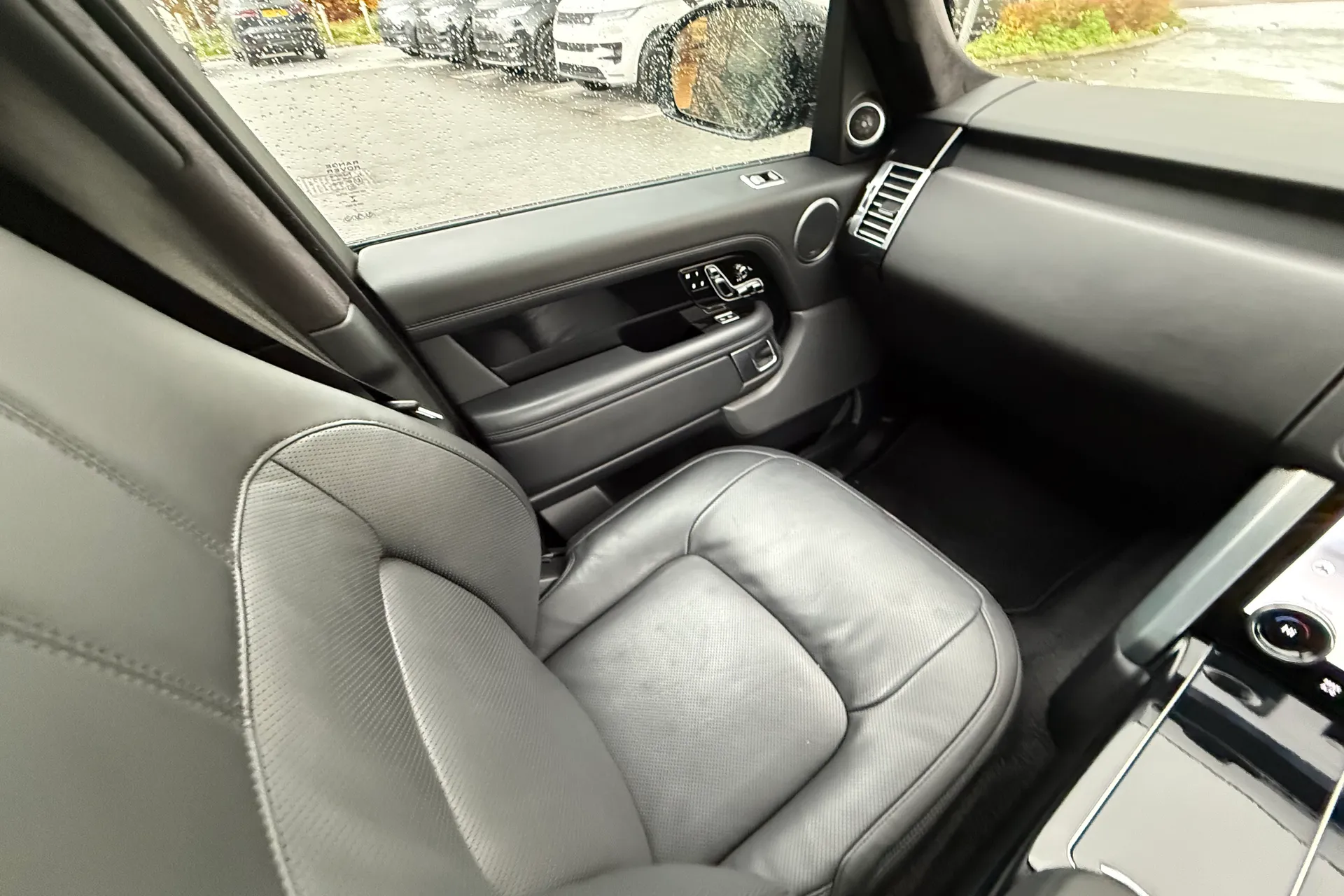 LAND ROVER RANGE ROVER thumbnail image number 12