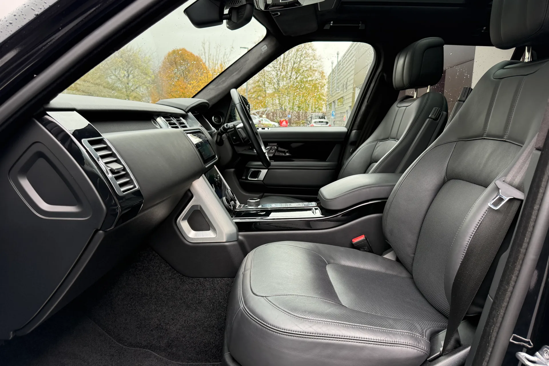 LAND ROVER RANGE ROVER thumbnail image number 10