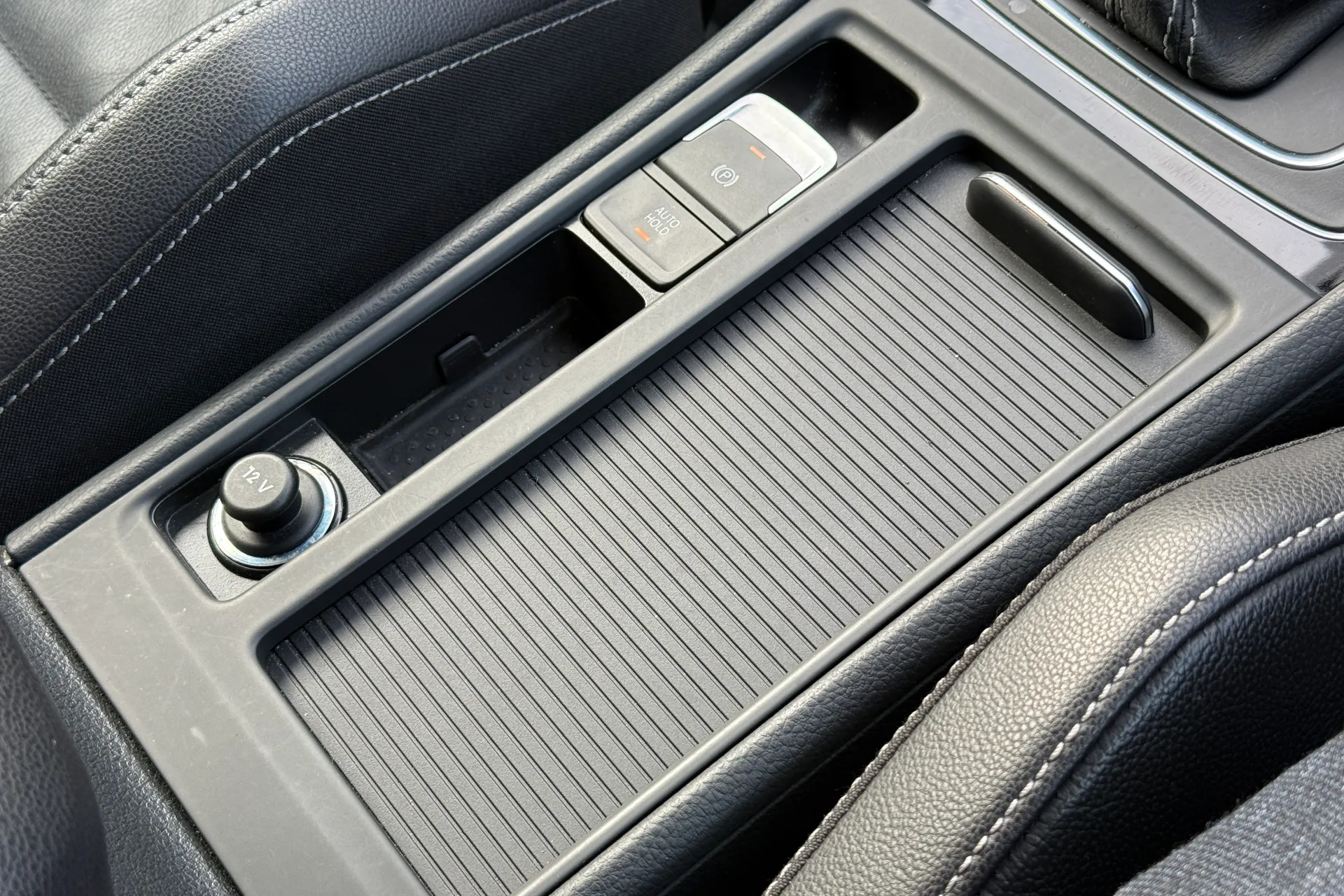 VOLKSWAGEN GOLF thumbnail image number 16