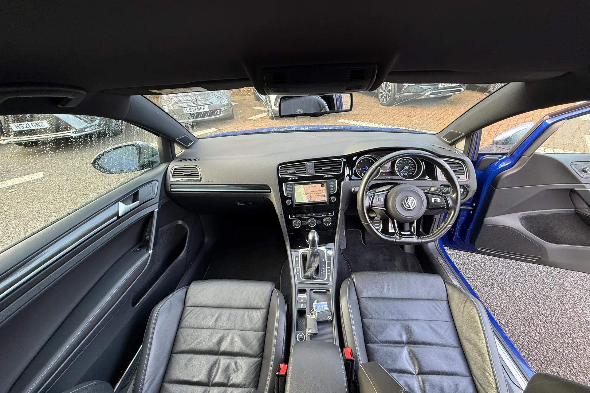 VOLKSWAGEN GOLF thumbnail image number 3