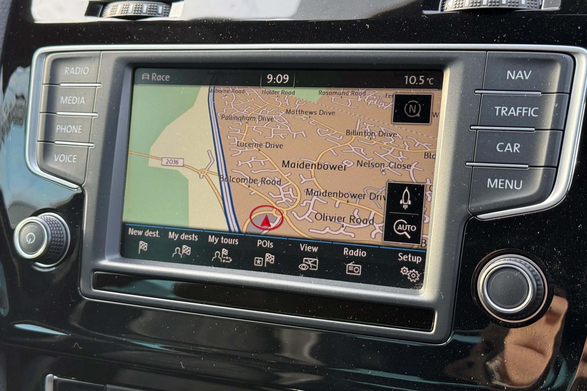 VOLKSWAGEN GOLF thumbnail image number 4