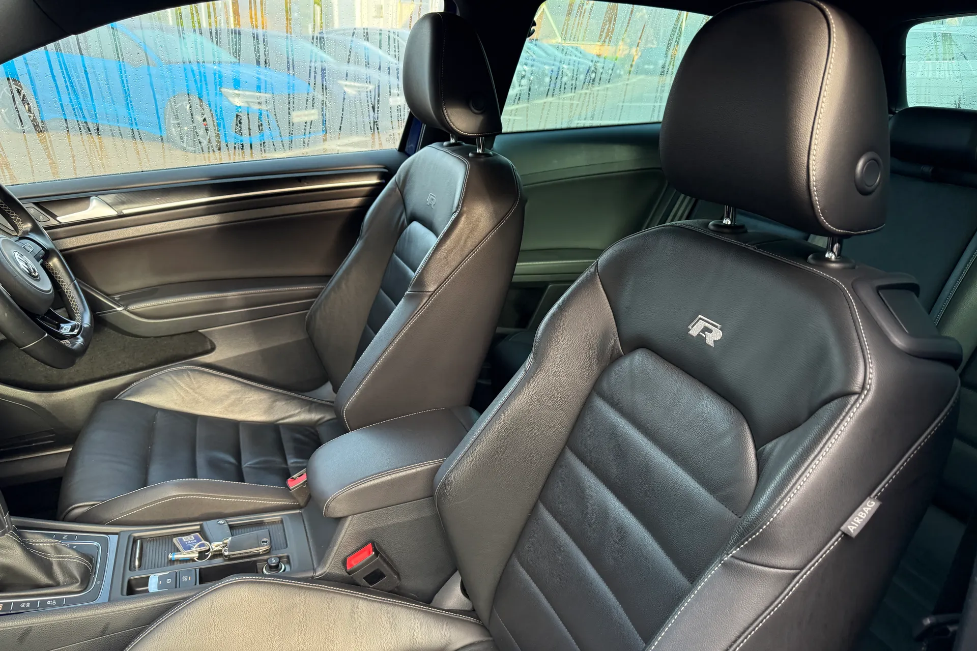 VOLKSWAGEN GOLF thumbnail image number 36