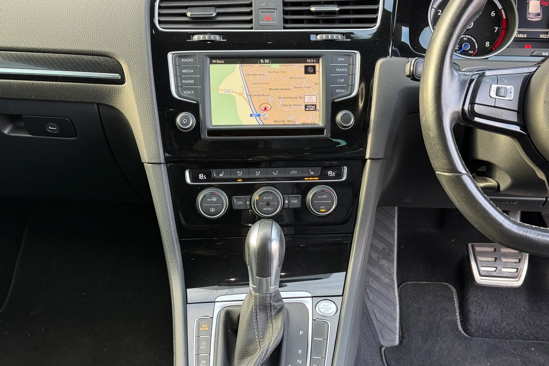 VOLKSWAGEN GOLF thumbnail image number 30