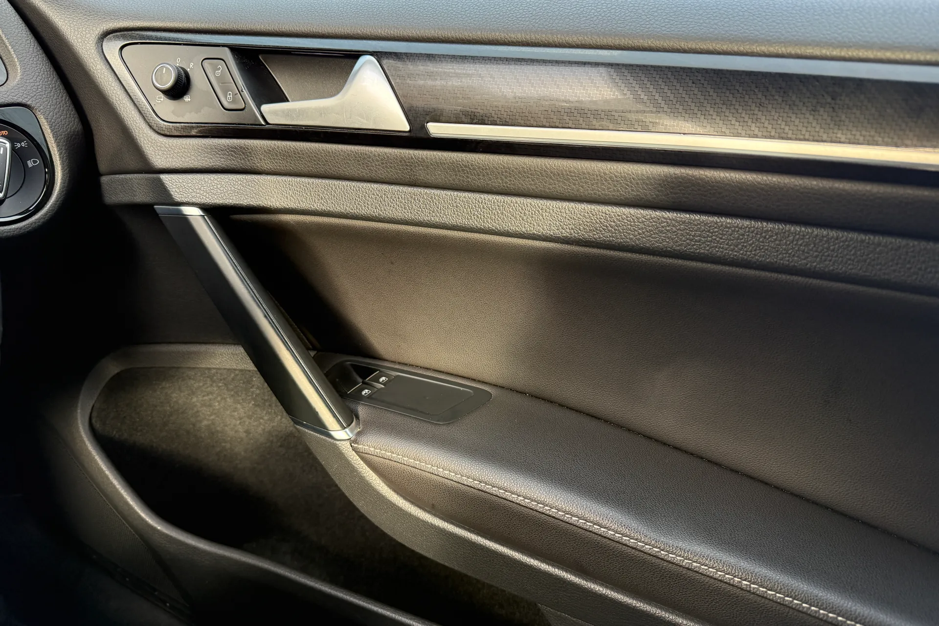 VOLKSWAGEN GOLF thumbnail image number 19