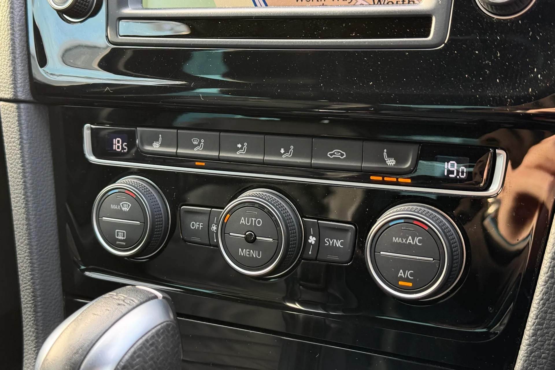 VOLKSWAGEN GOLF thumbnail image number 15