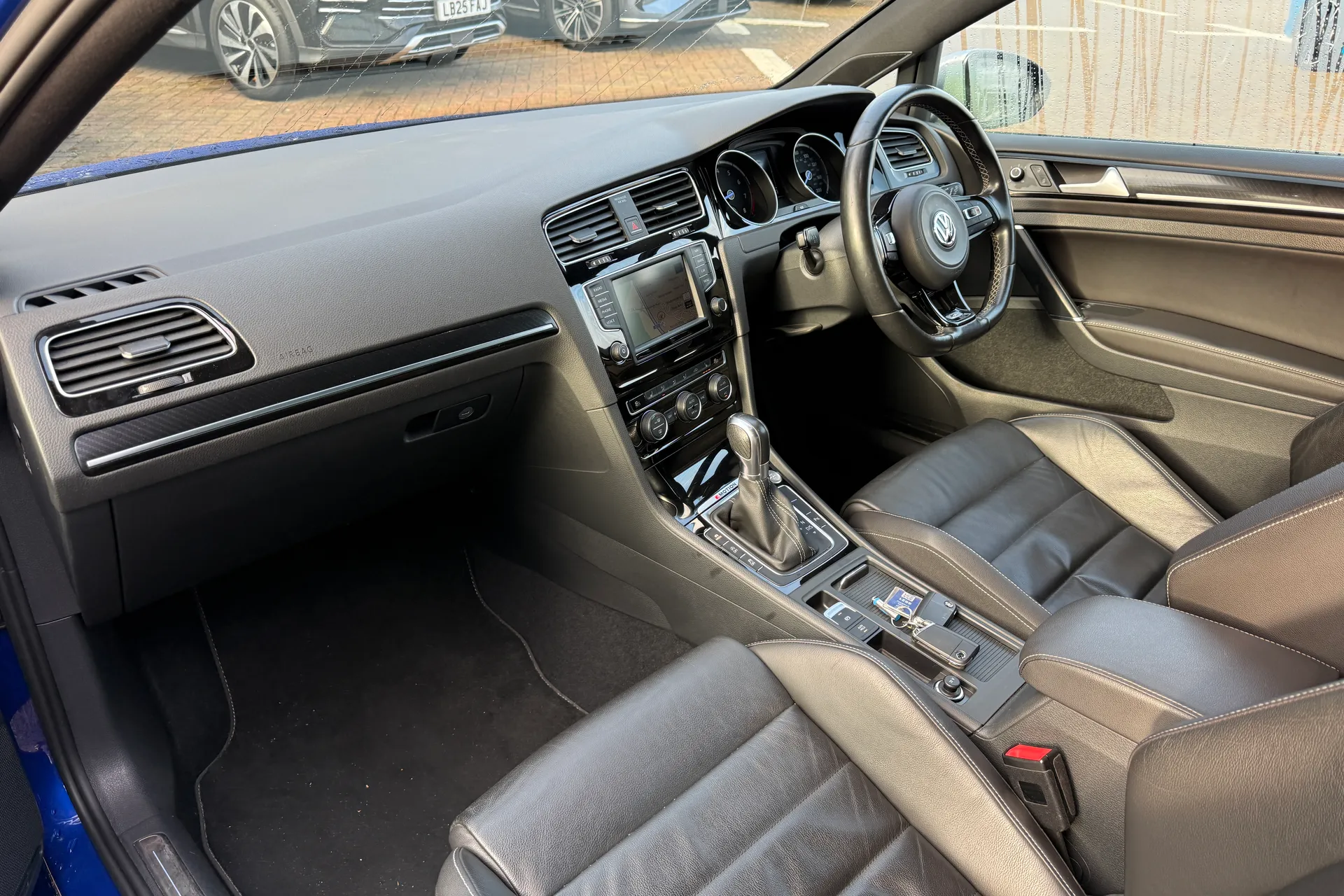 VOLKSWAGEN GOLF thumbnail image number 35