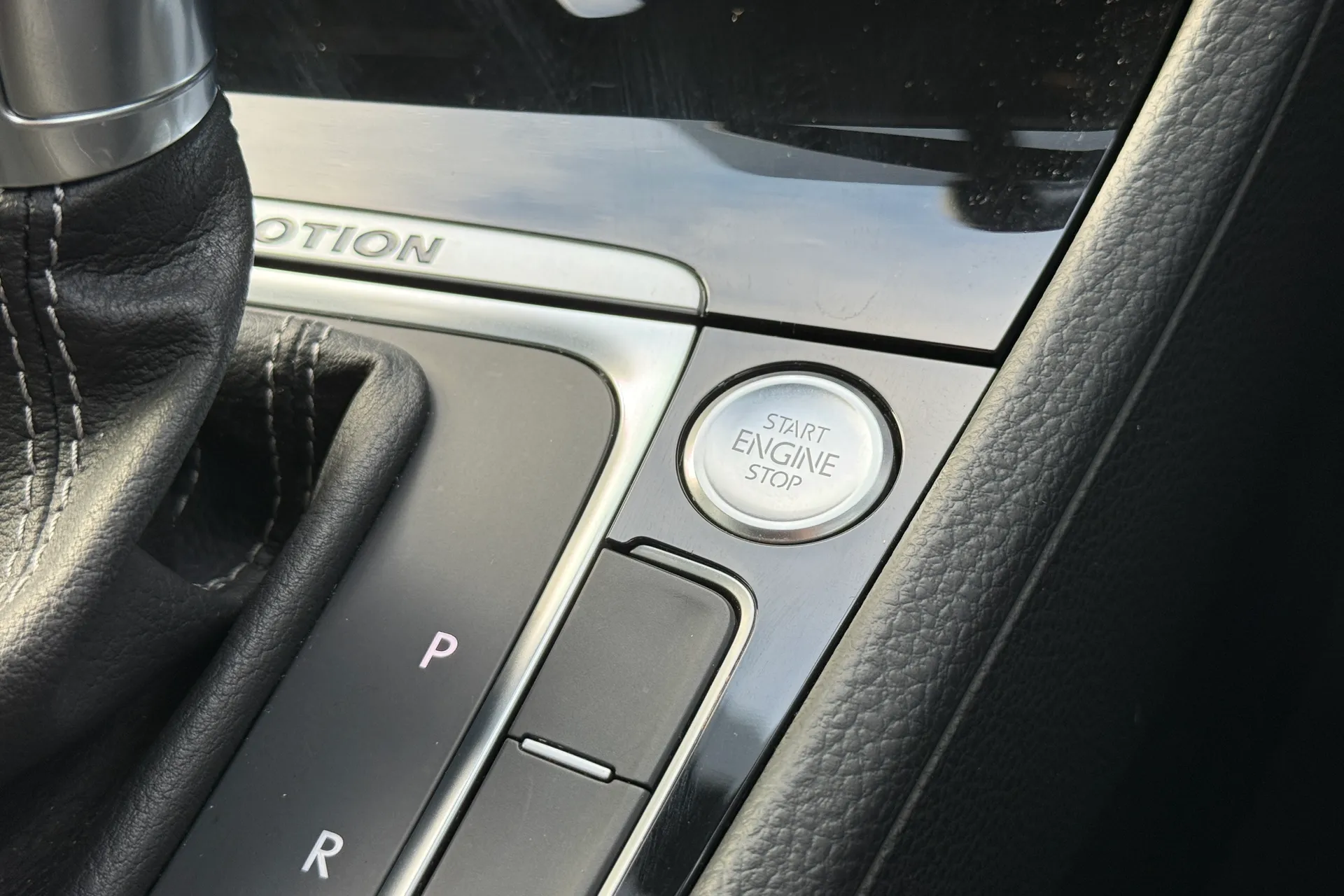 VOLKSWAGEN GOLF thumbnail image number 12