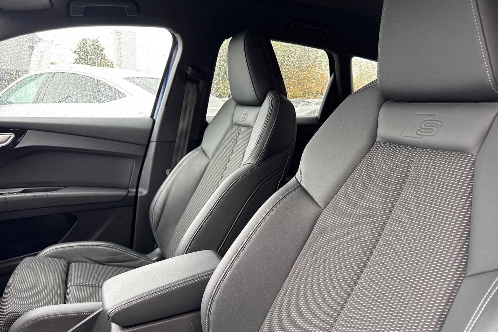 Audi Q4 thumbnail image number 30