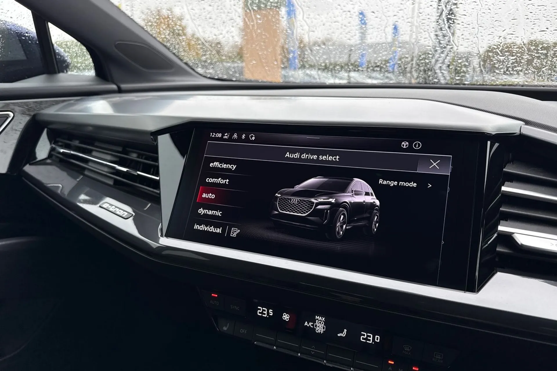 Audi Q4 thumbnail image number 33