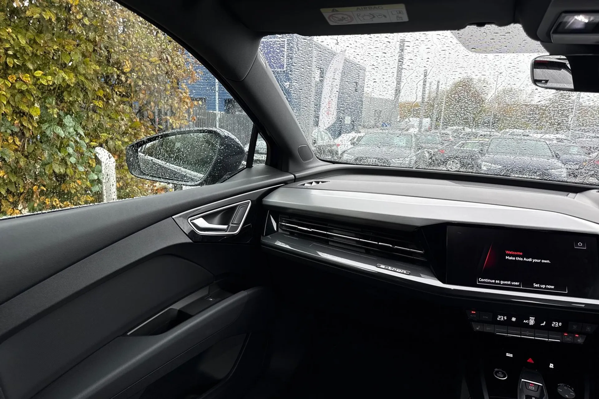 Audi Q4 thumbnail image number 36