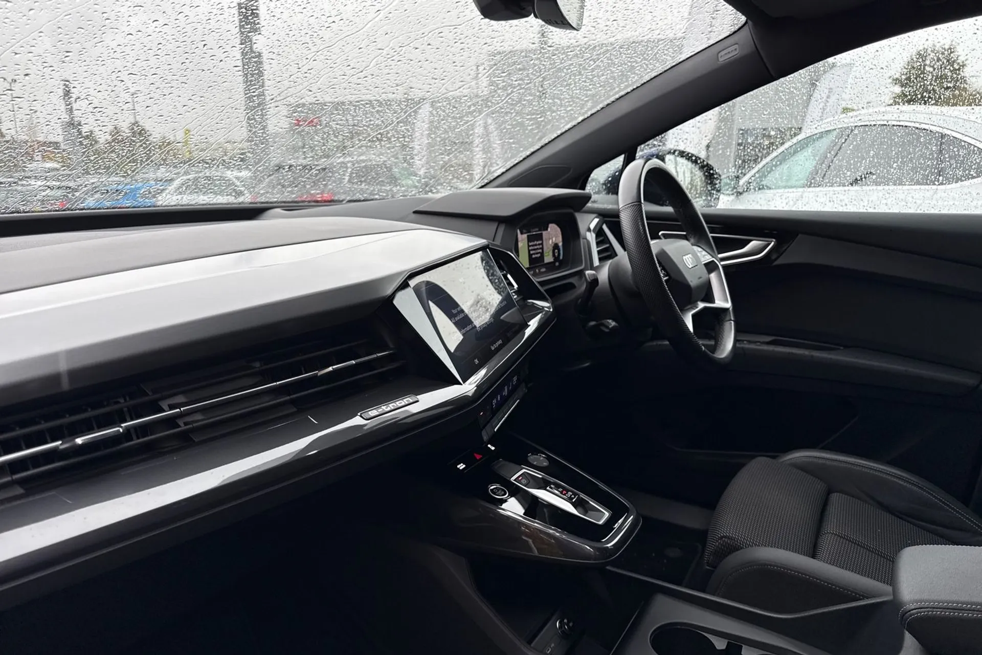 Audi Q4 thumbnail image number 28