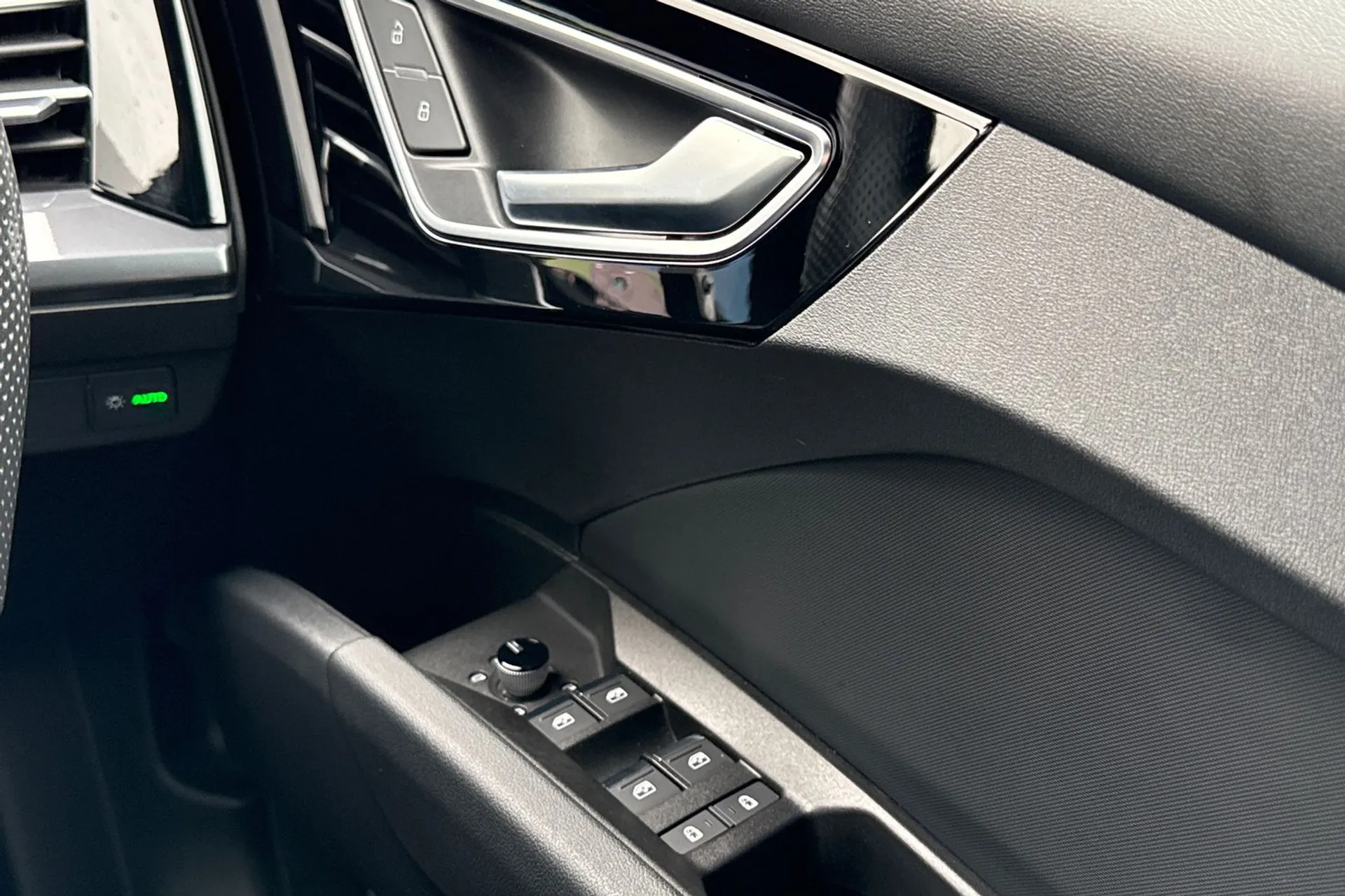 Audi Q4 thumbnail image number 43