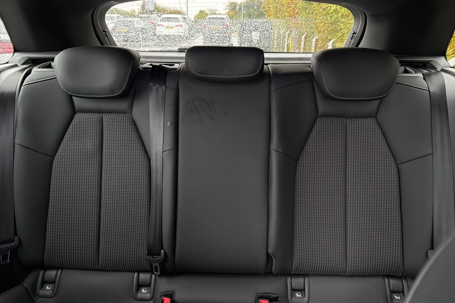 Audi Q4 thumbnail image number 34