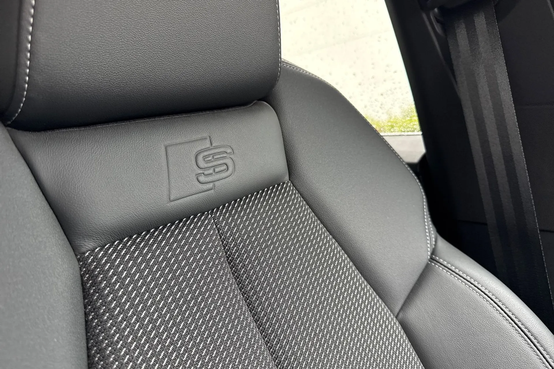 Audi Q4 thumbnail image number 47