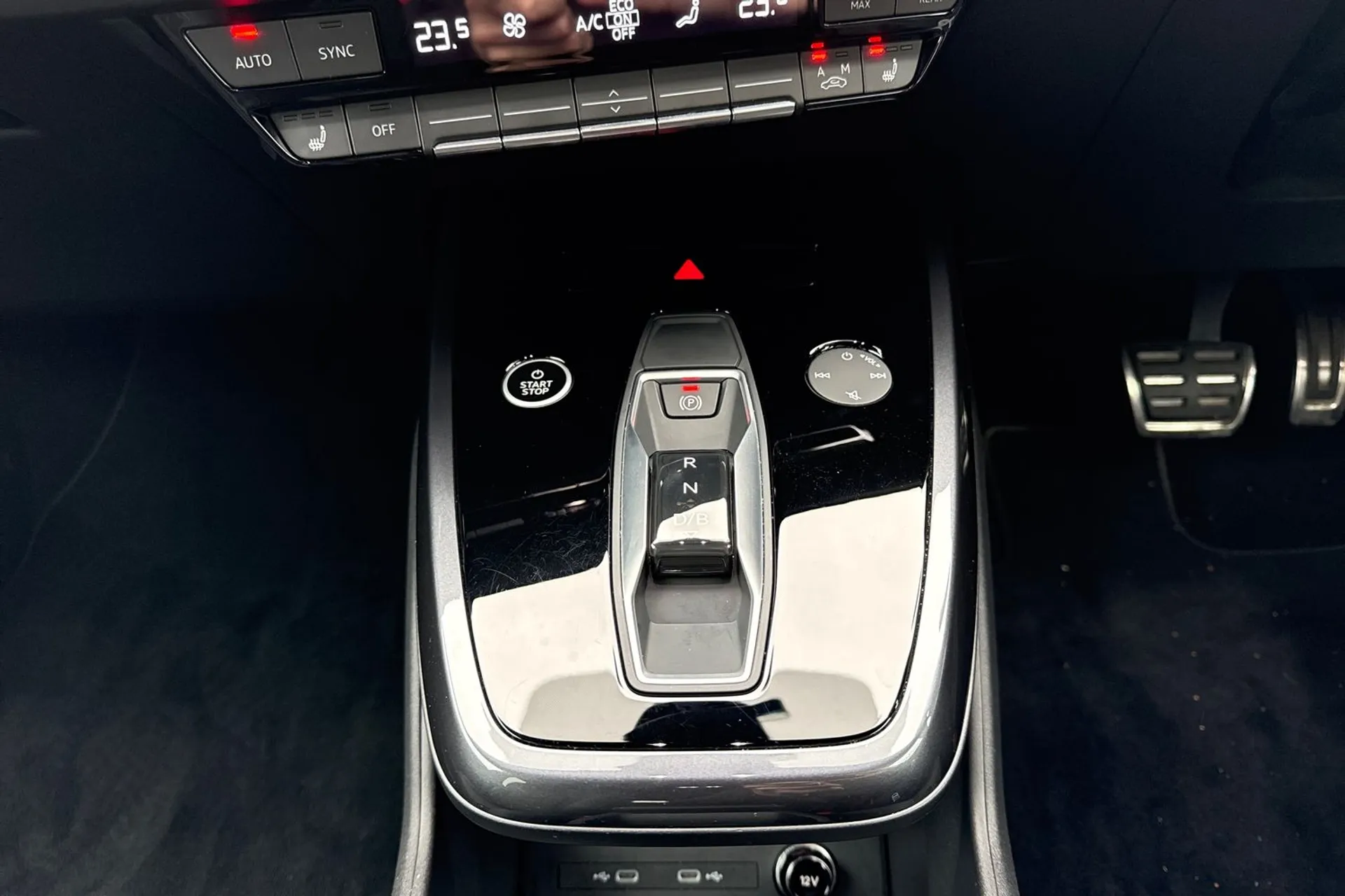 Audi Q4 thumbnail image number 39