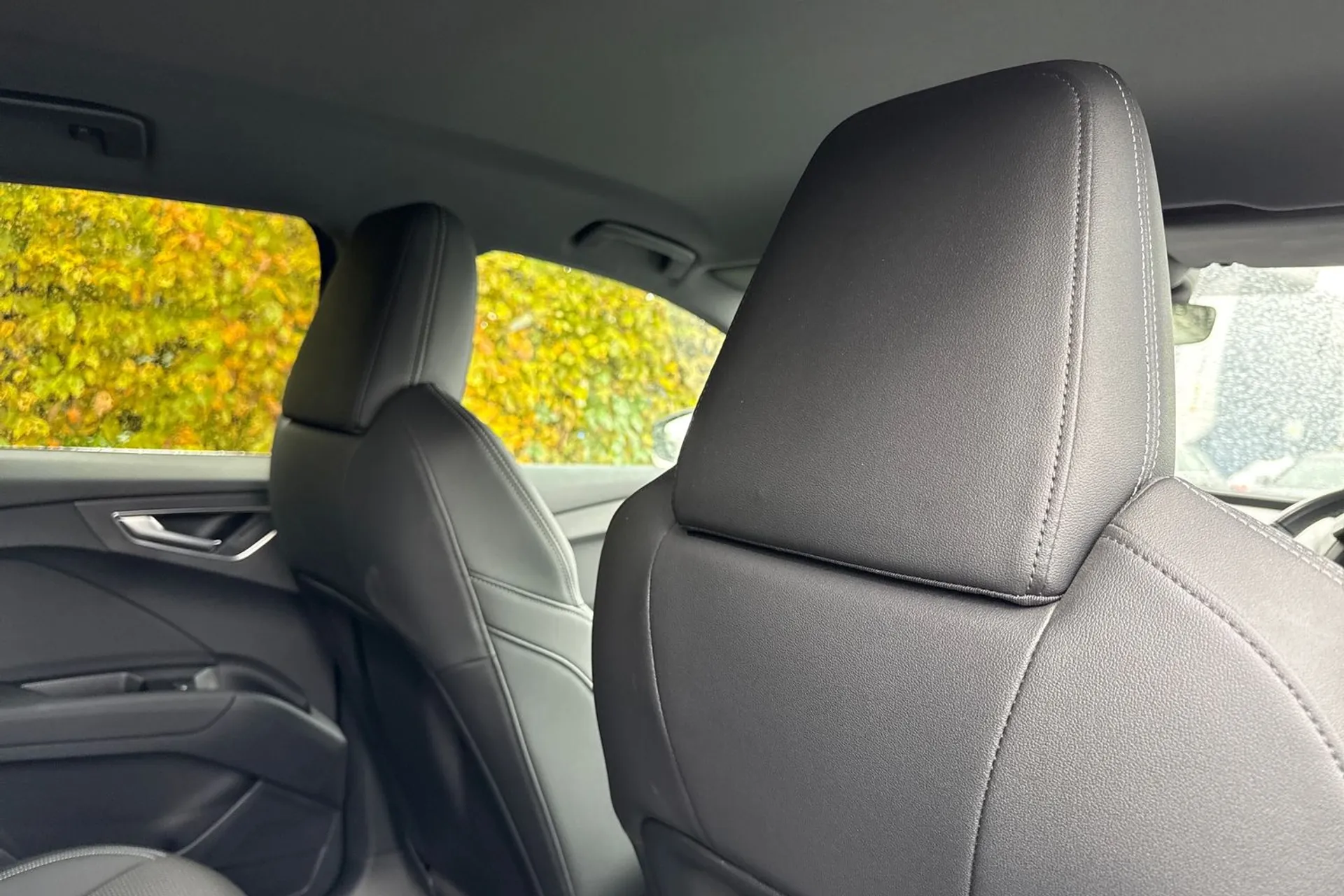 Audi Q4 thumbnail image number 22