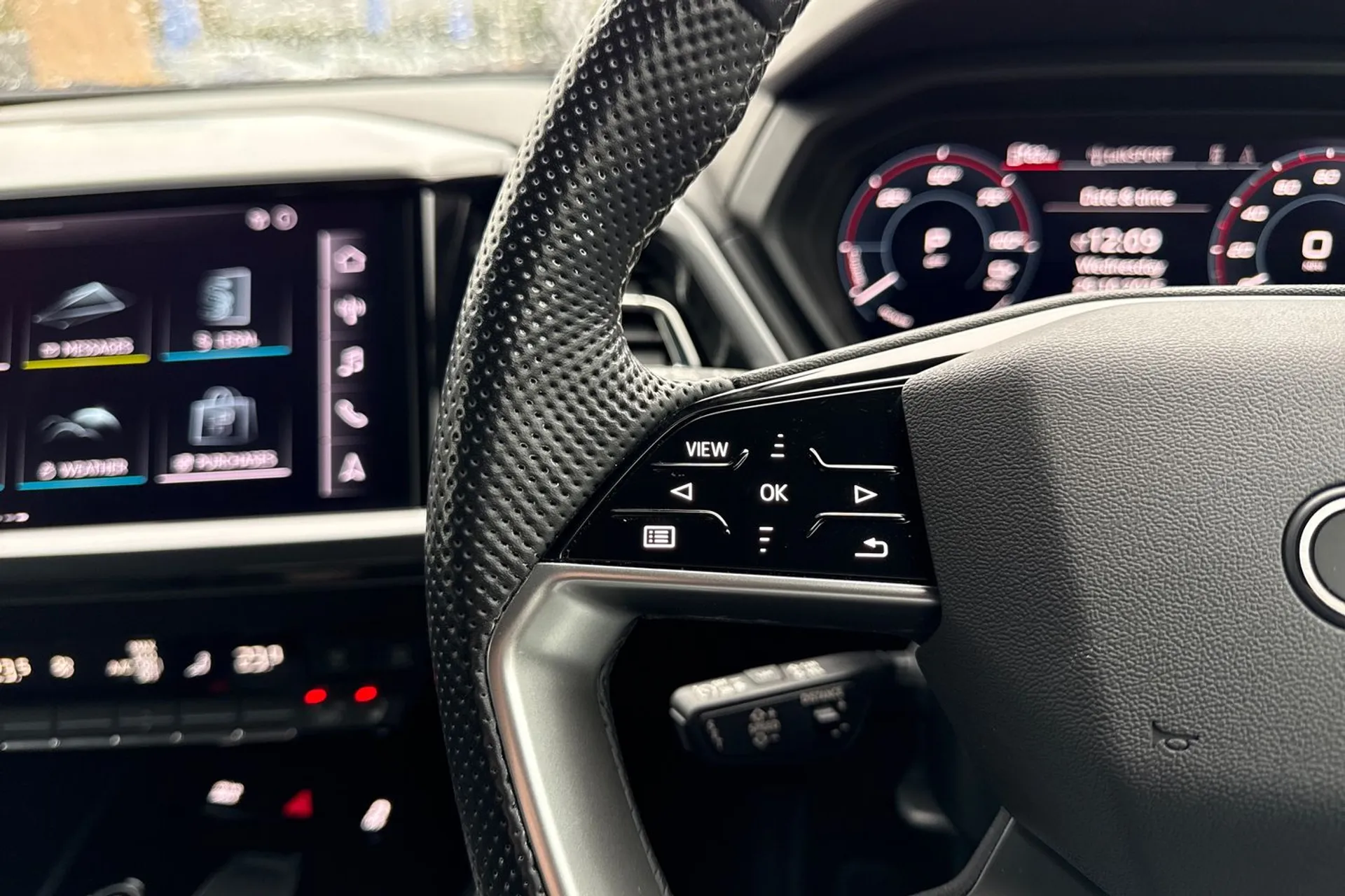 Audi Q4 thumbnail image number 40