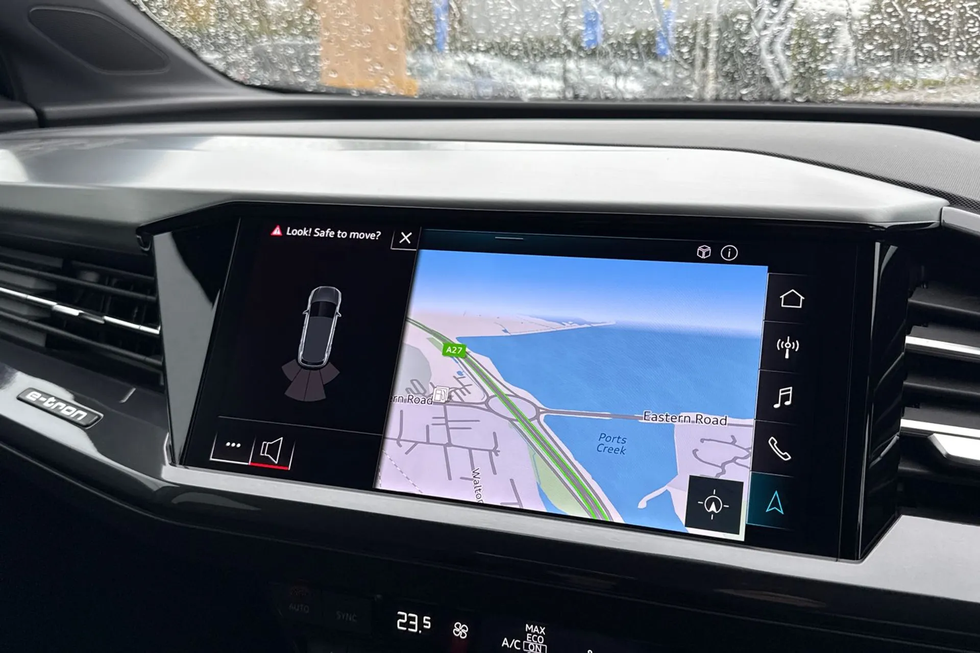 Audi Q4 thumbnail image number 42