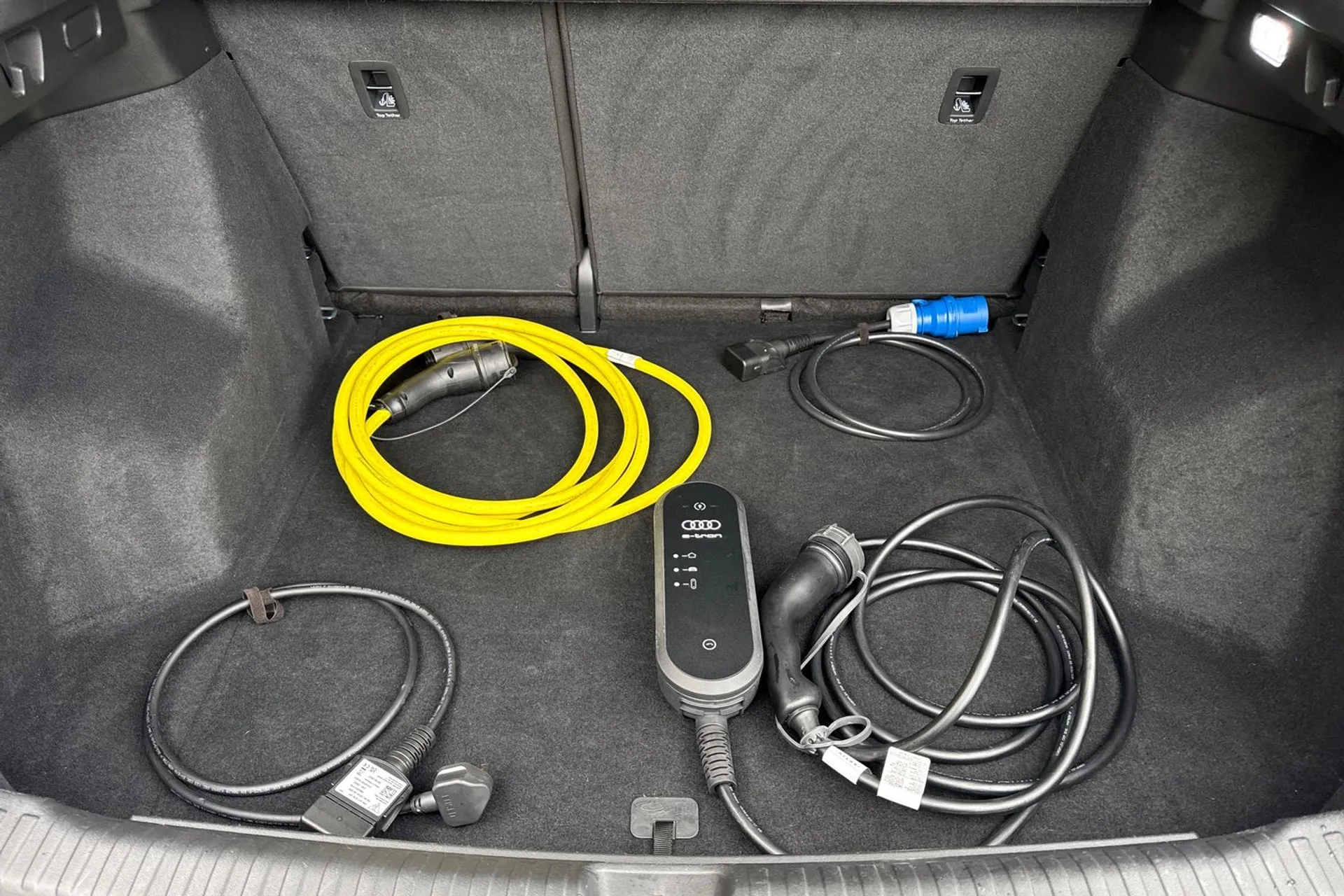 Audi Q4 thumbnail image number 18