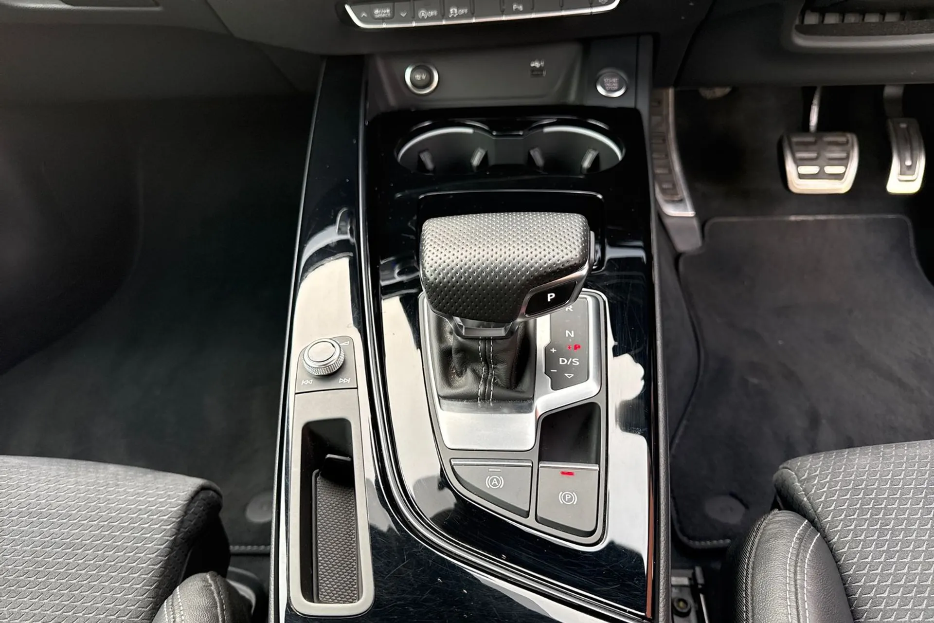 Audi A5 thumbnail image number 40