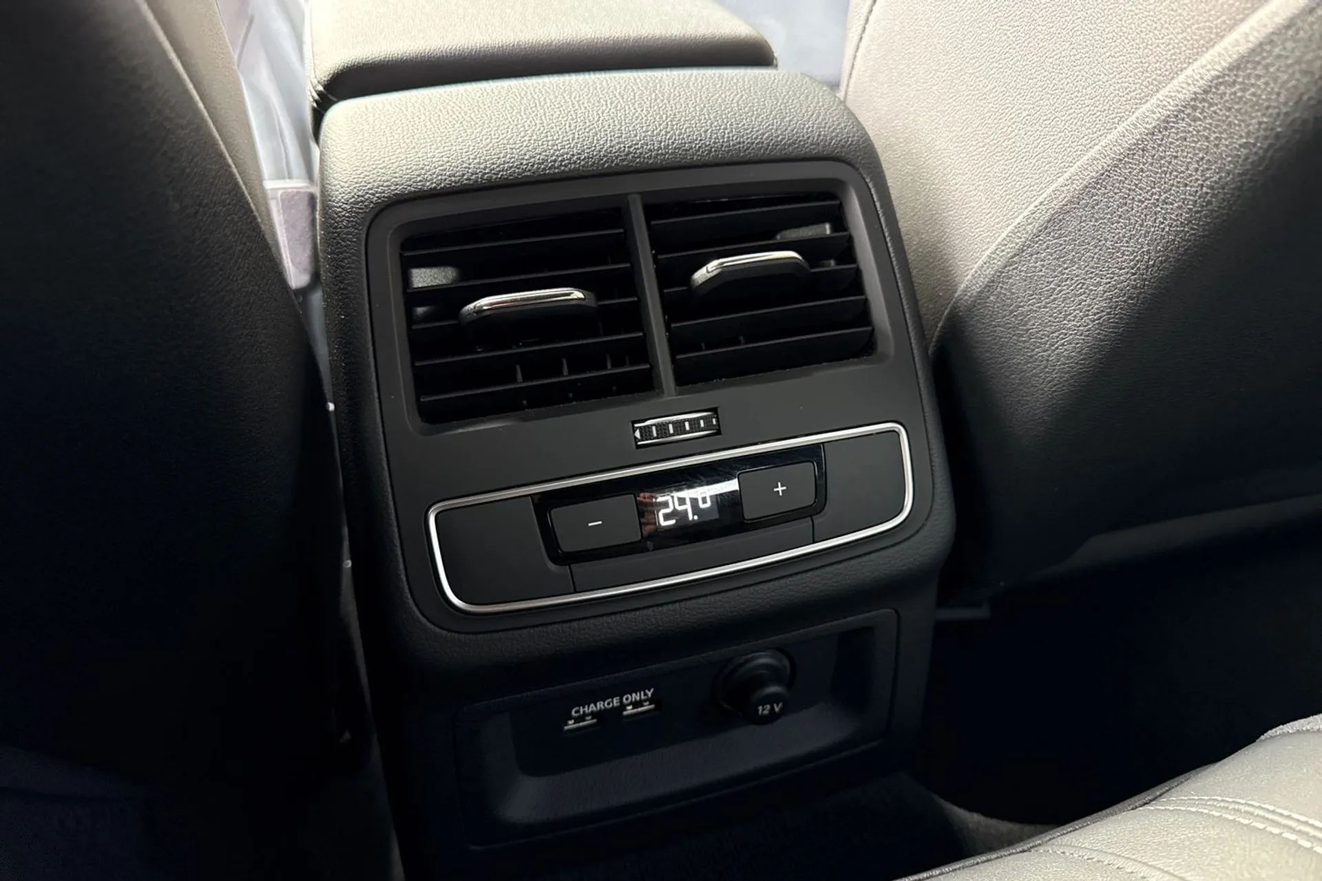 Audi A5 thumbnail image number 35