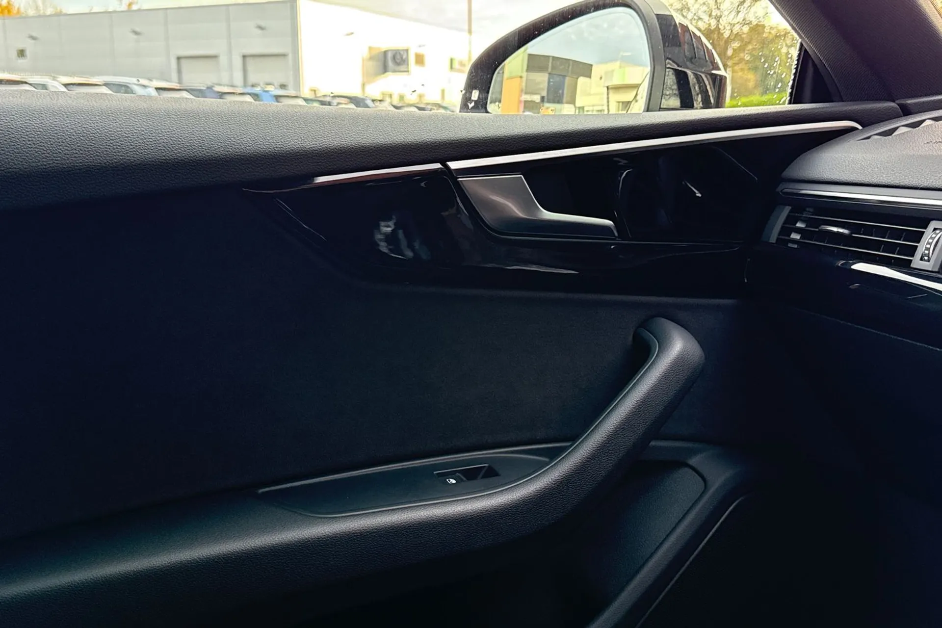 Audi A5 thumbnail image number 43