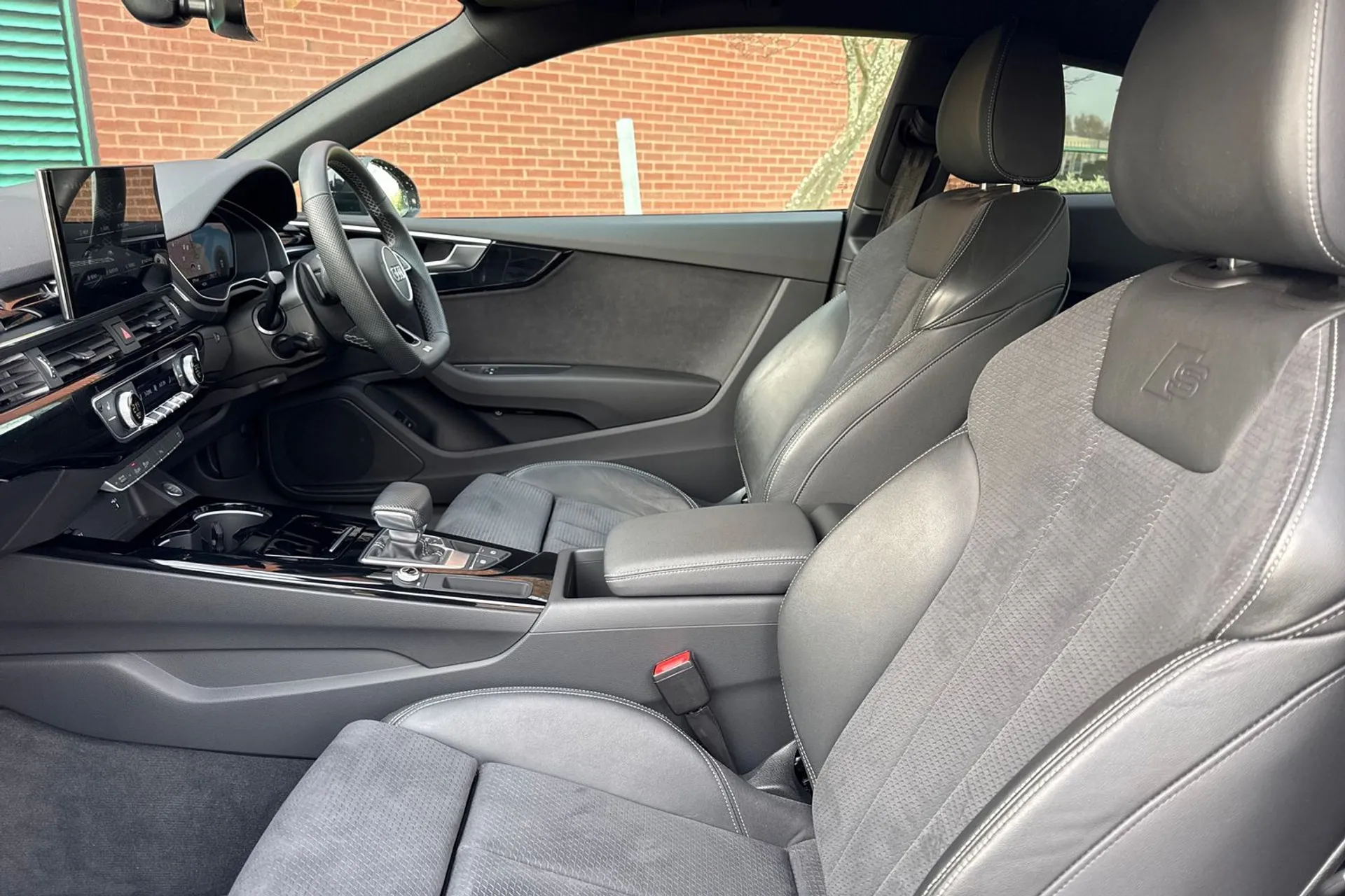 Audi A5 thumbnail image number 32