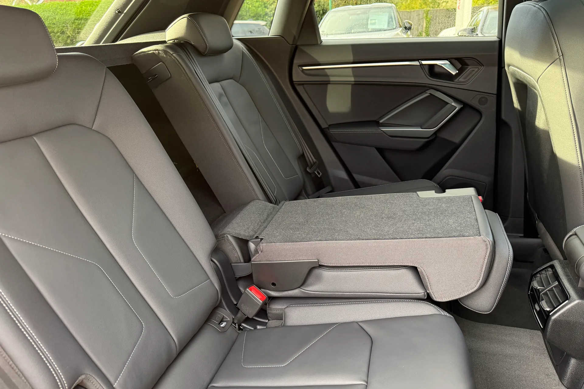 Audi Q3 thumbnail image number 49