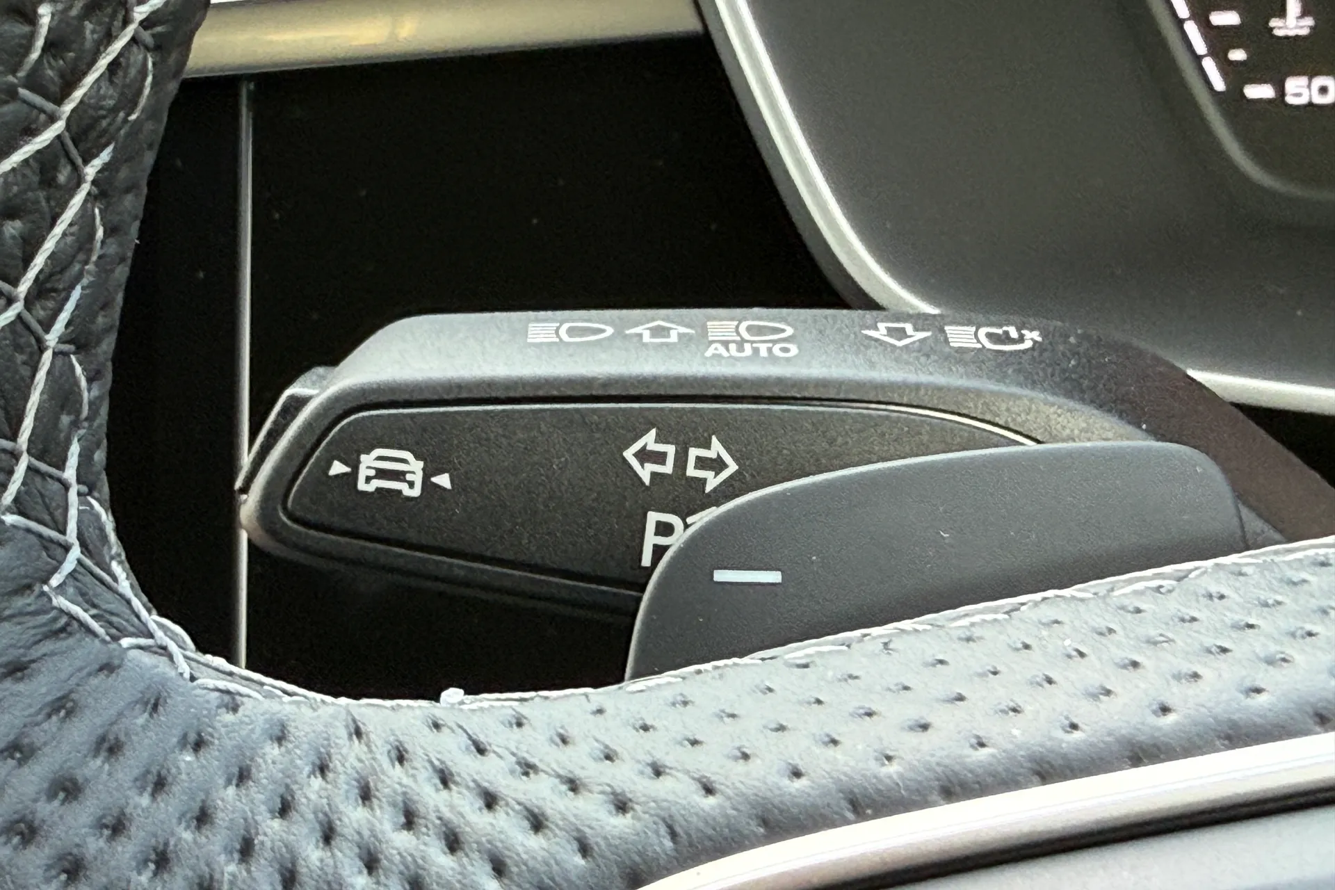 Audi Q3 thumbnail image number 19