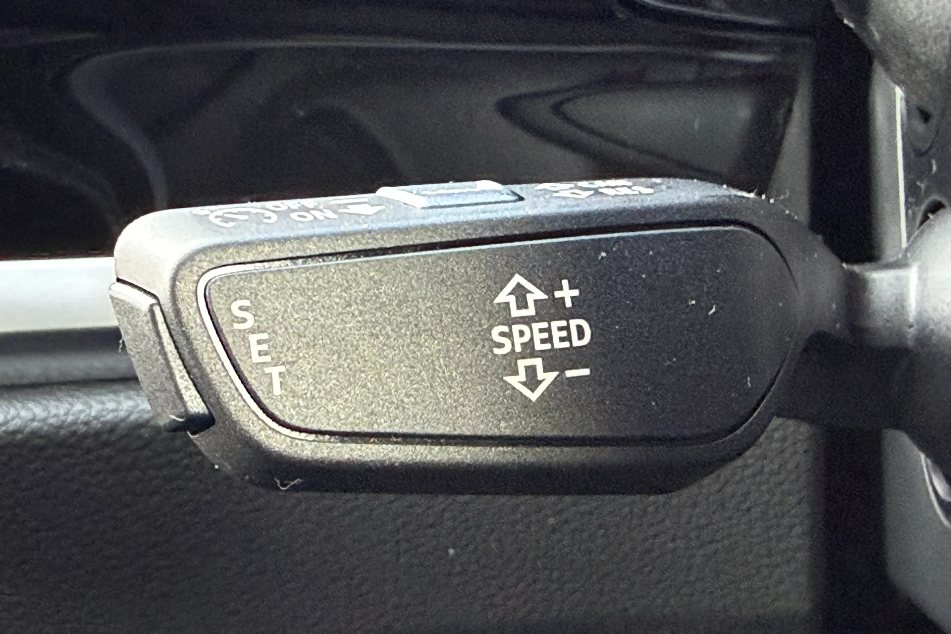 Audi Q3 thumbnail image number 18