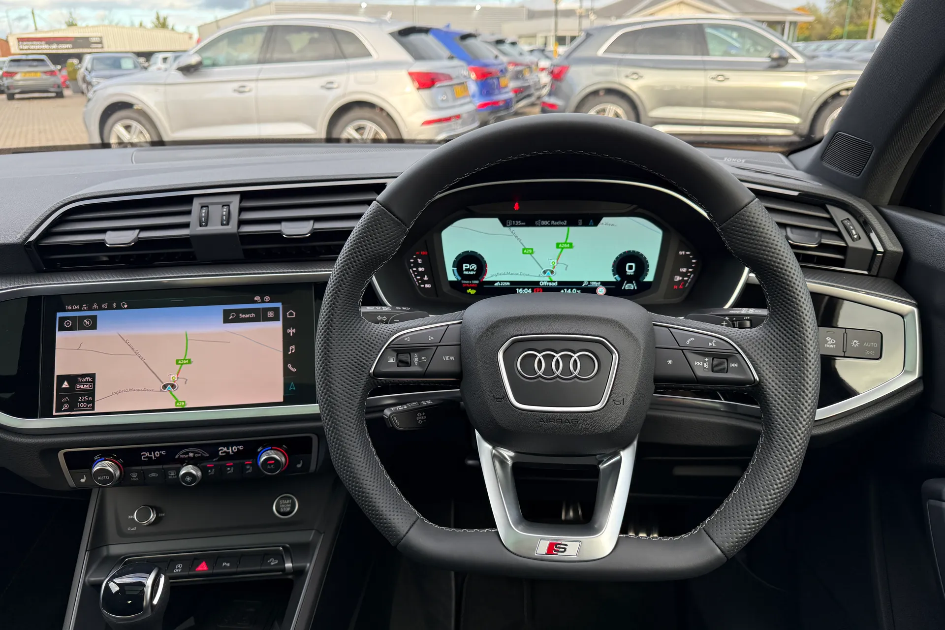 Audi Q3 thumbnail image number 6