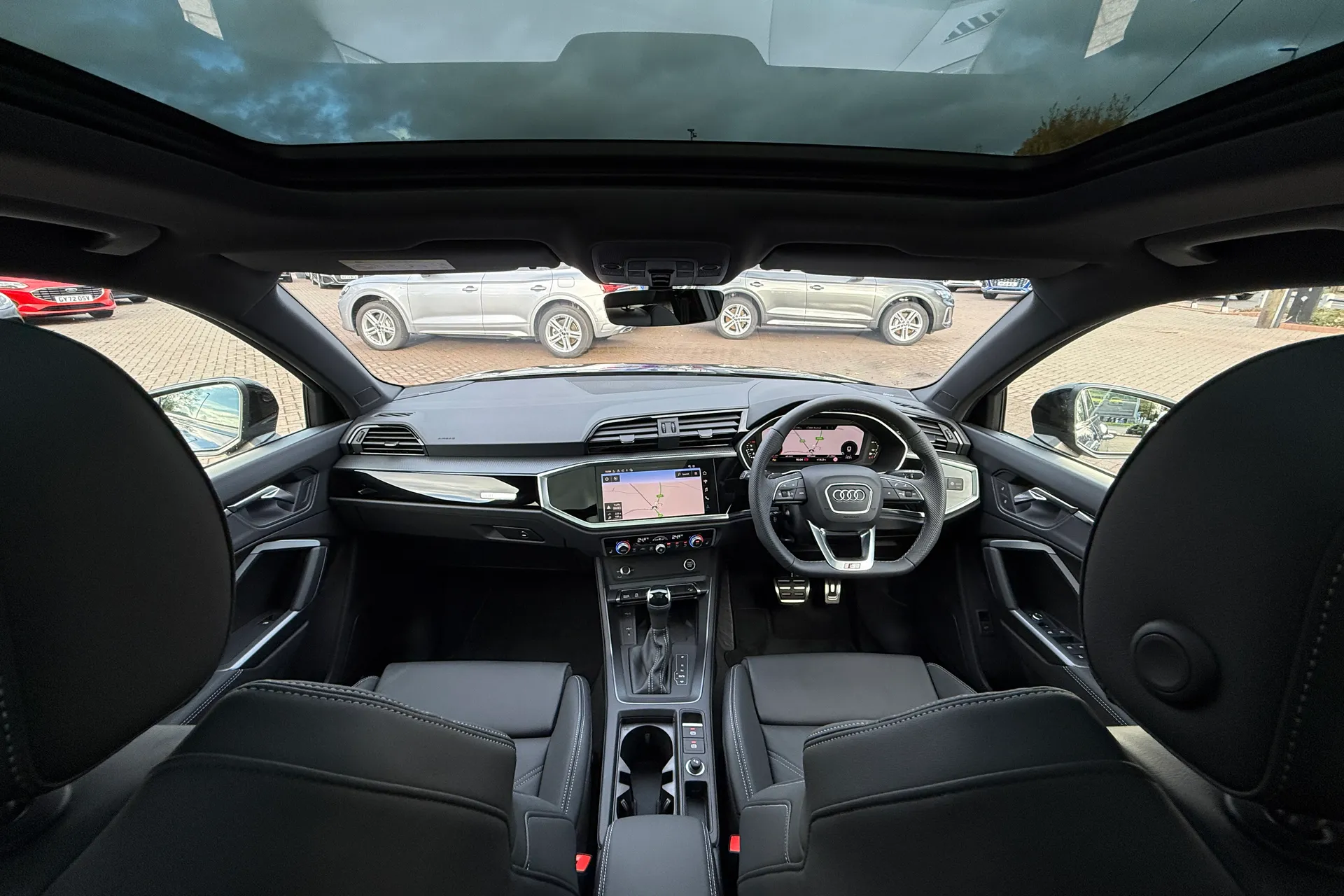 Audi Q3 thumbnail image number 3