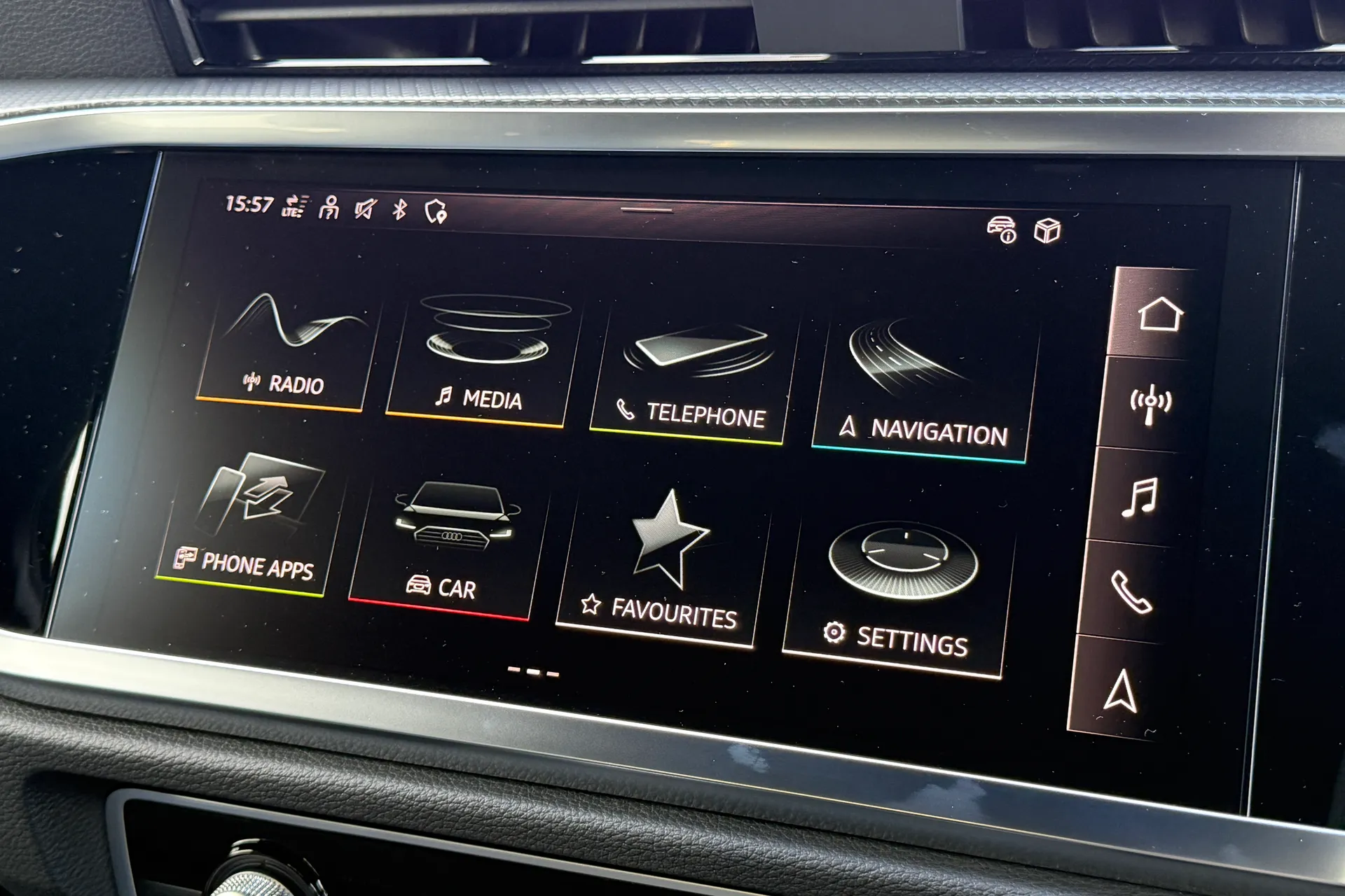 Audi Q3 thumbnail image number 13