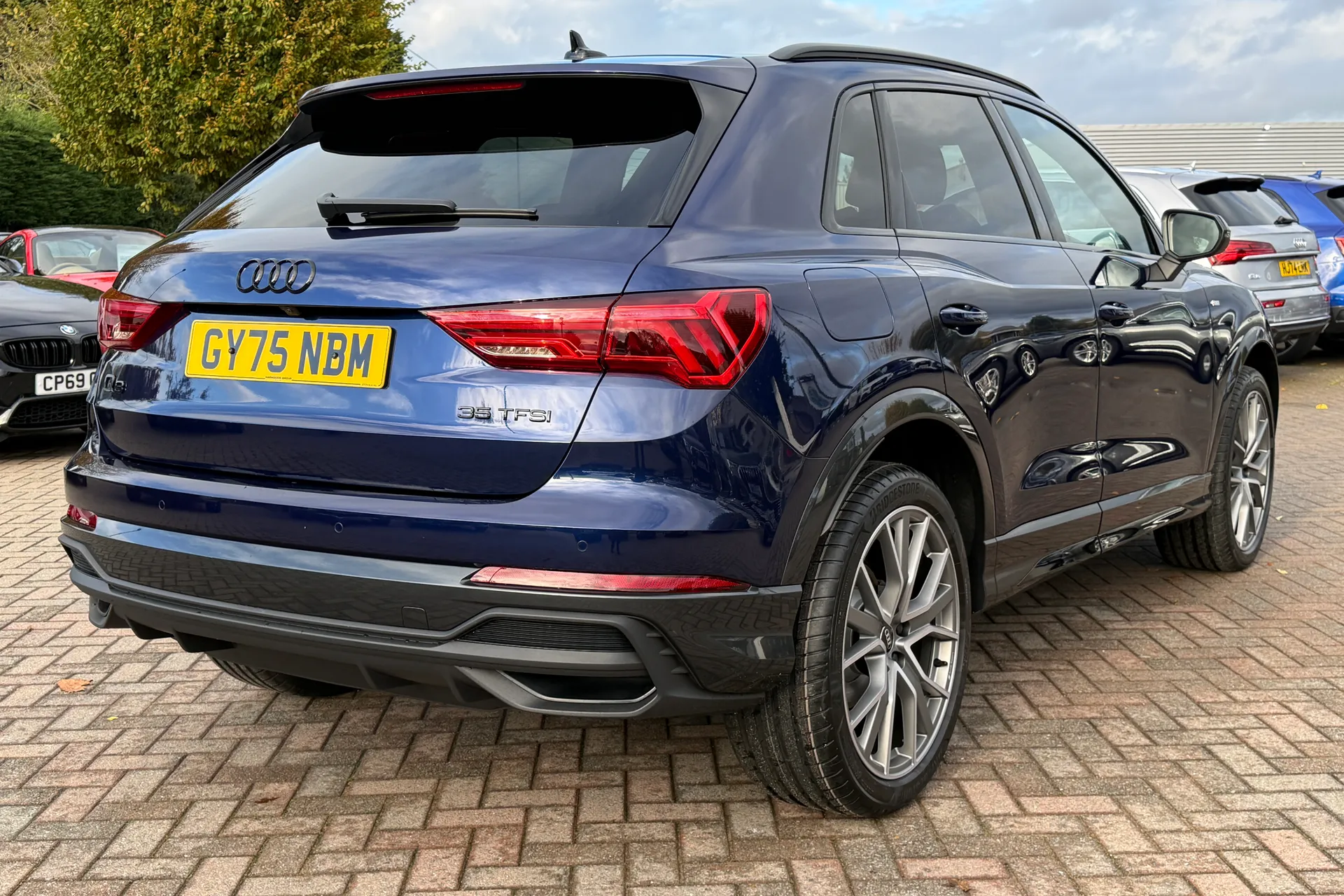 Audi Q3 thumbnail image number 35