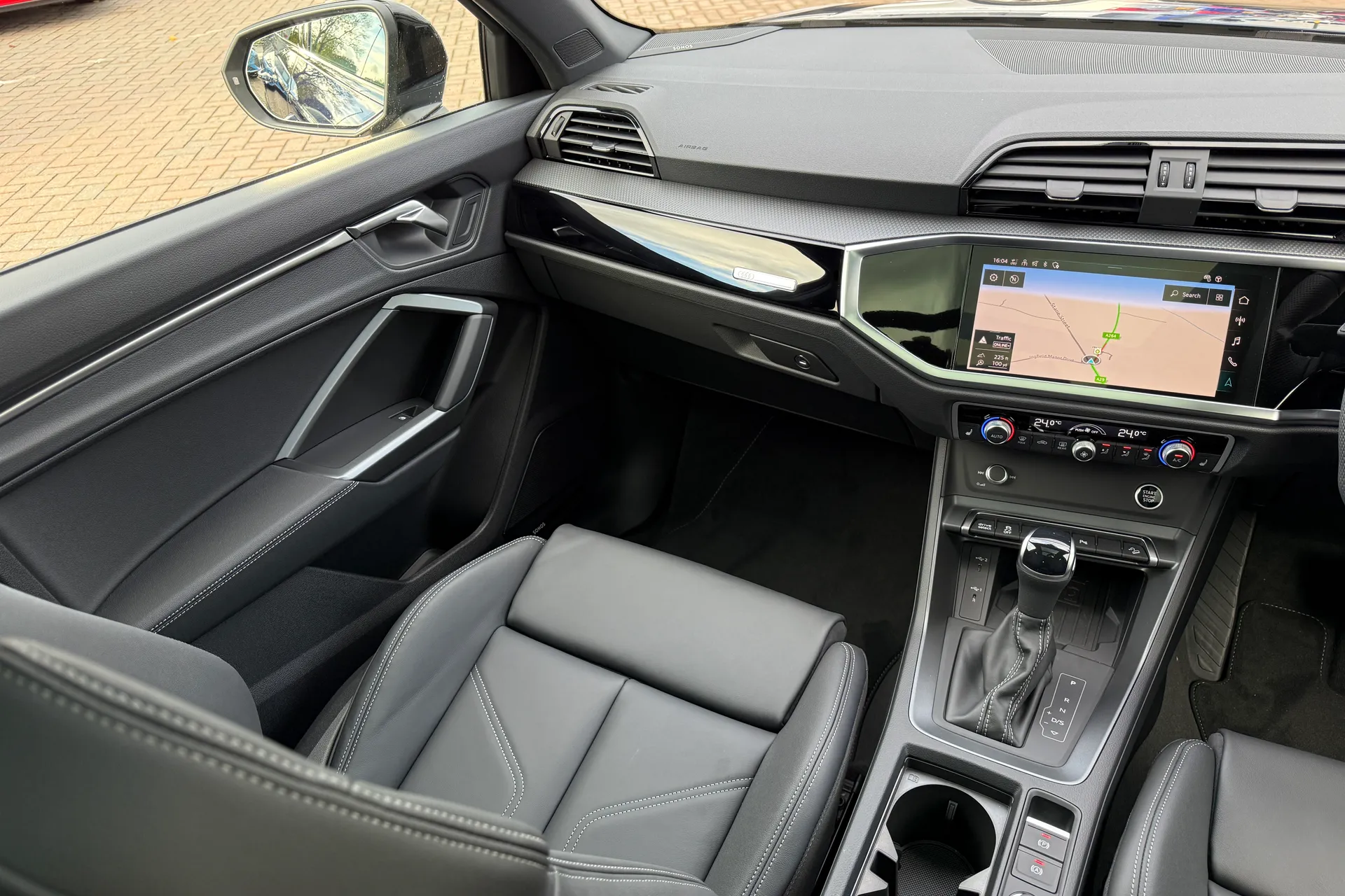 Audi Q3 thumbnail image number 42