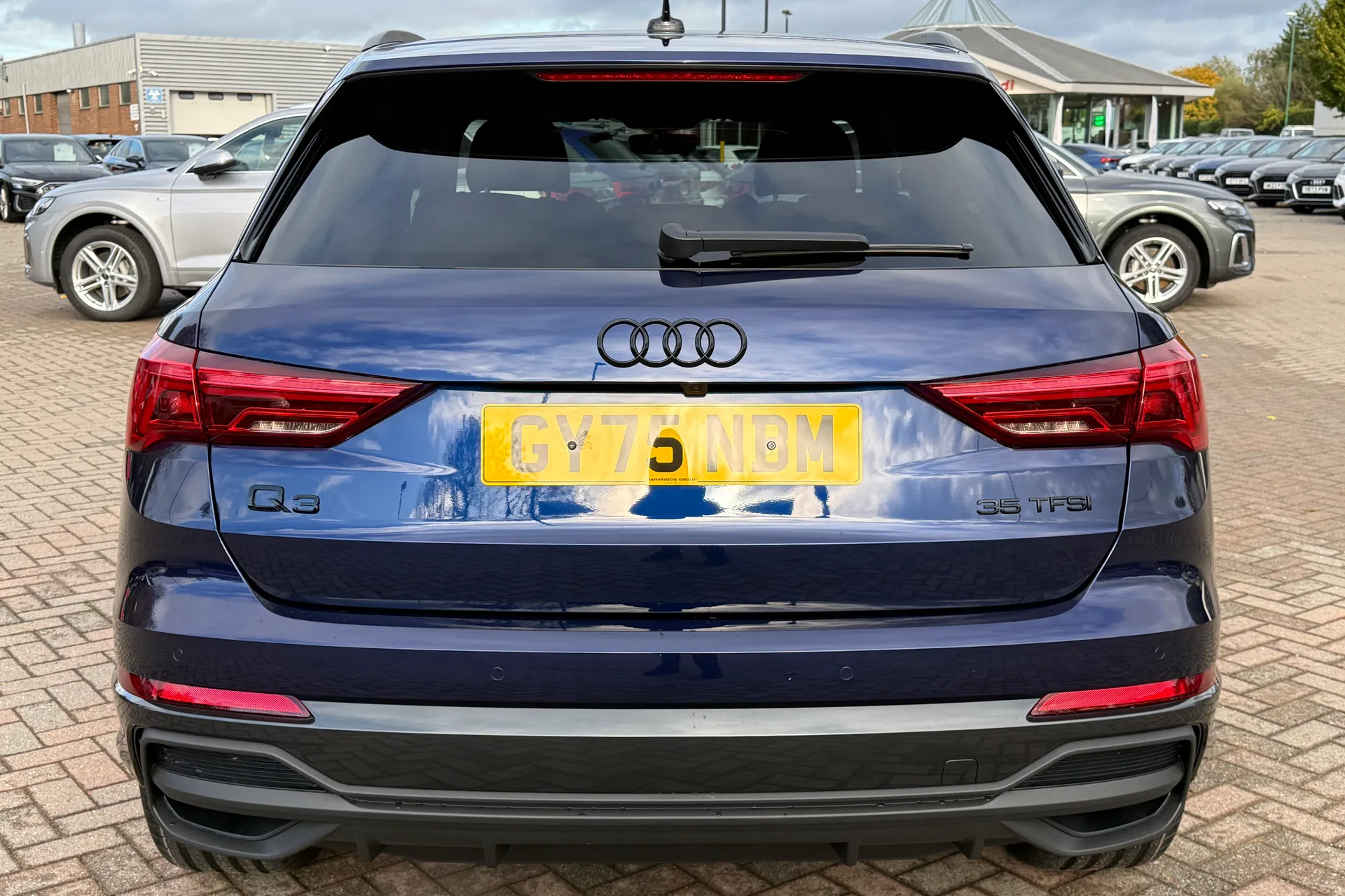 Audi Q3 thumbnail image number 36