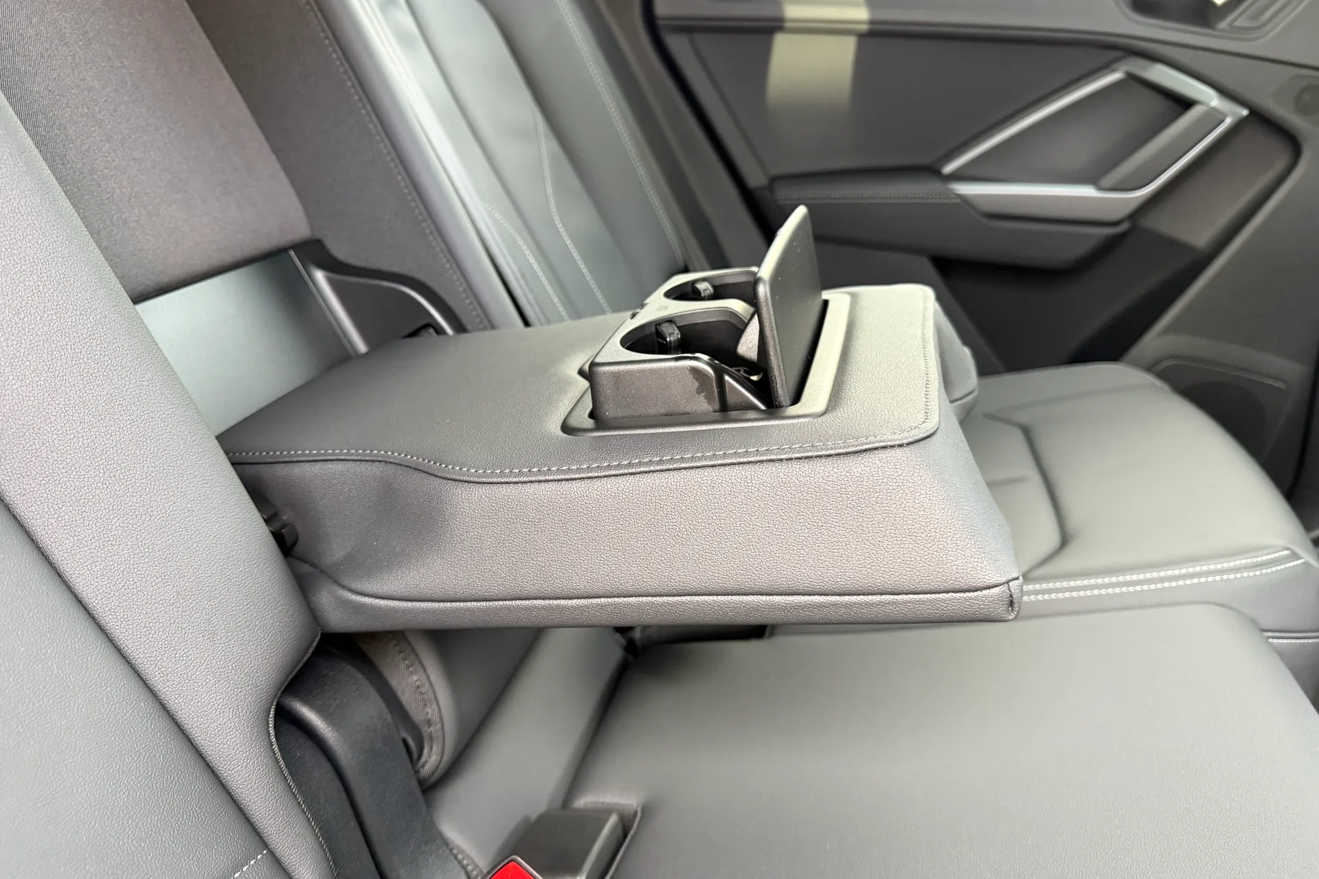 Audi Q3 thumbnail image number 48