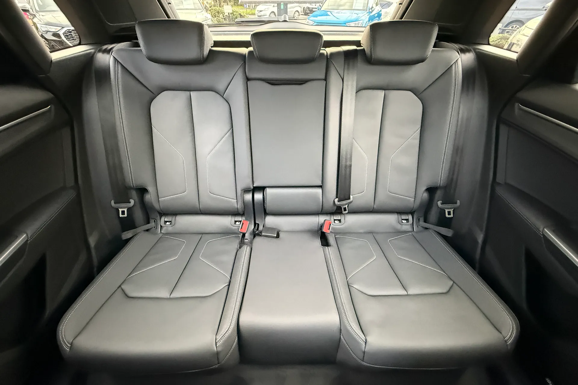 Audi Q3 thumbnail image number 41