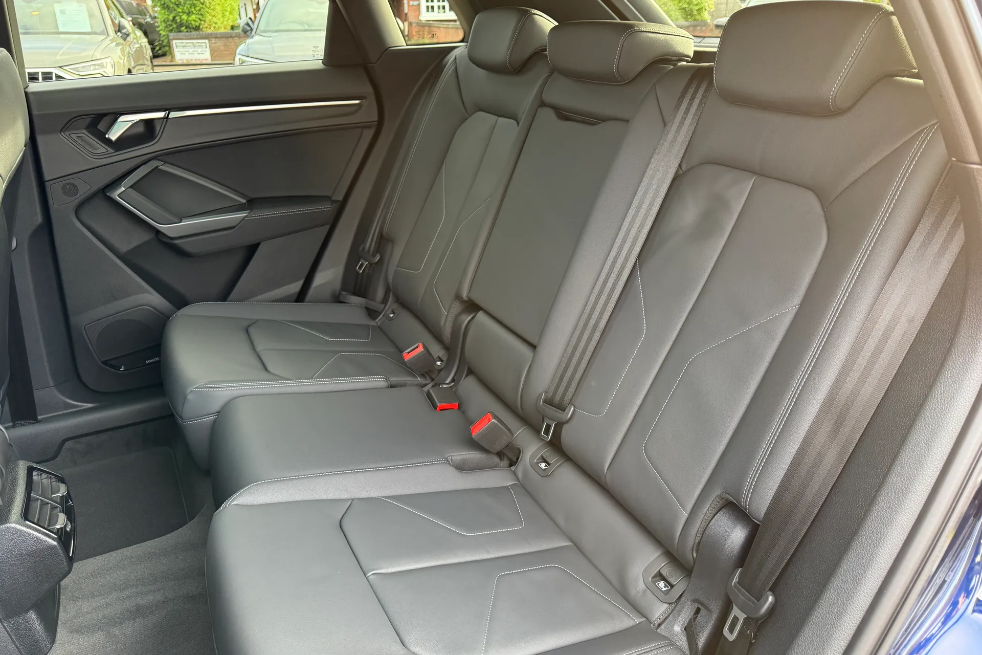 Audi Q3 thumbnail image number 45