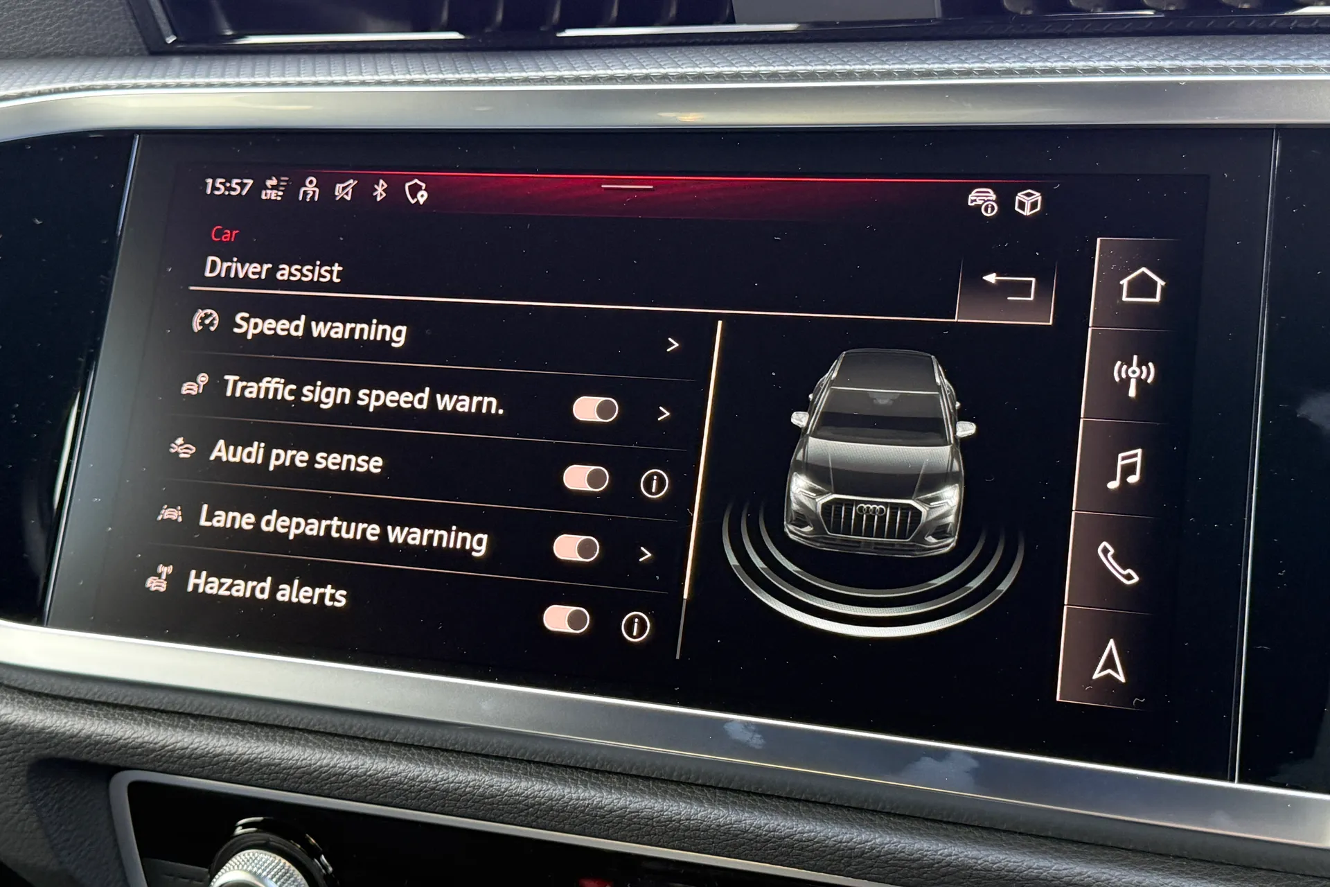 Audi Q3 thumbnail image number 11