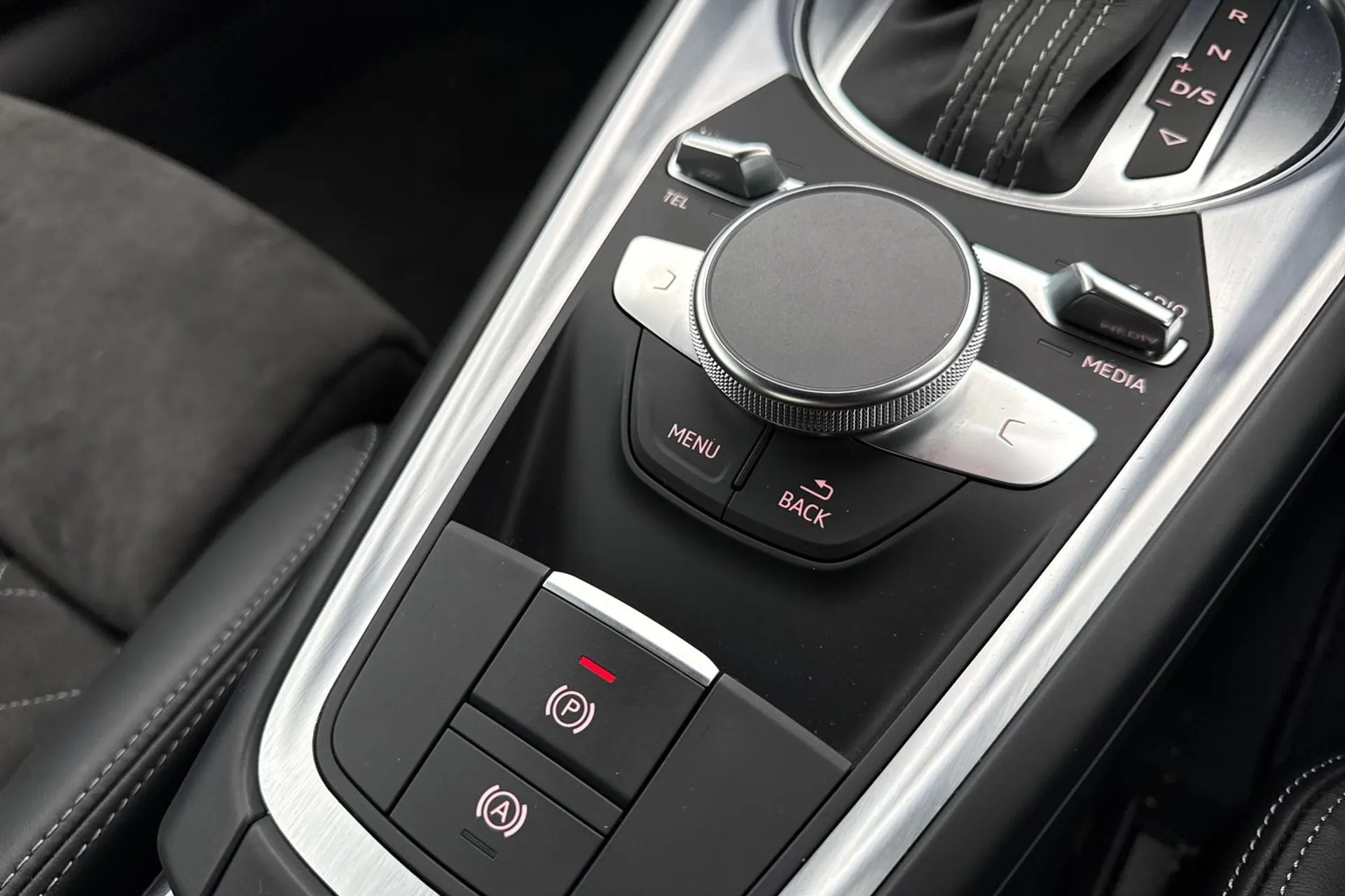 Audi TT thumbnail image number 42