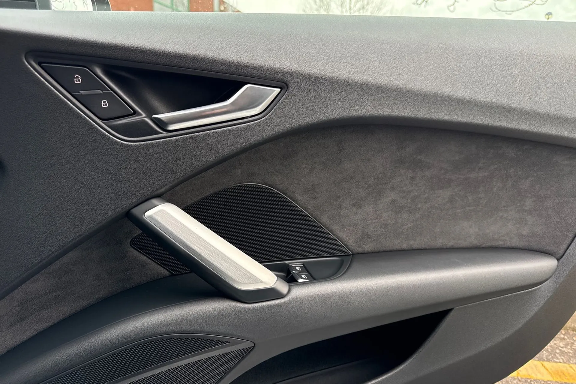 Audi TT thumbnail image number 47