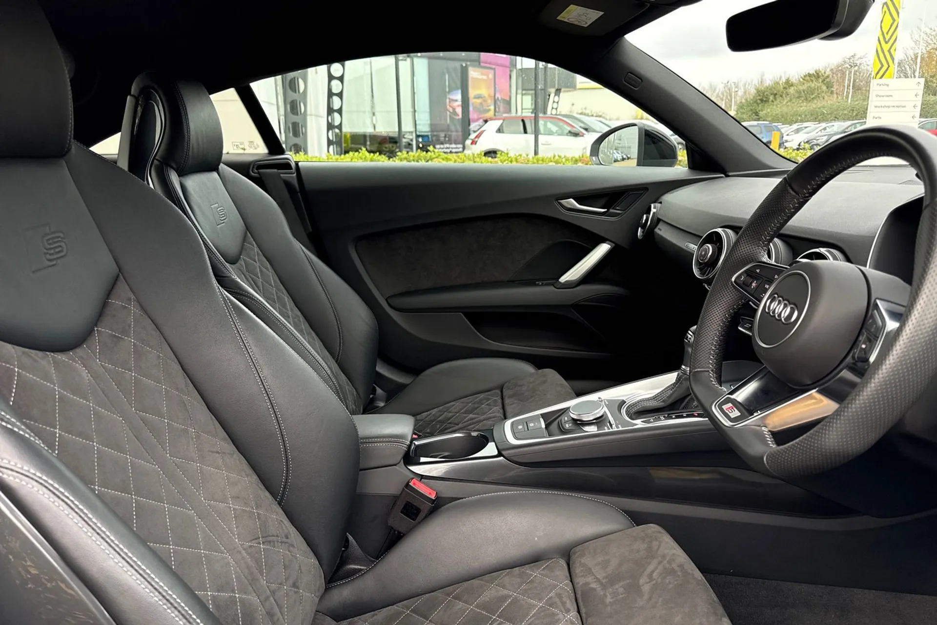 Audi TT thumbnail image number 28