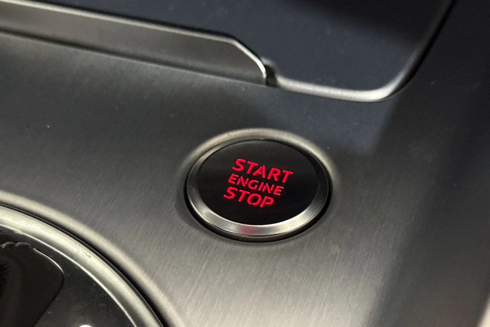 Audi TT thumbnail image number 31