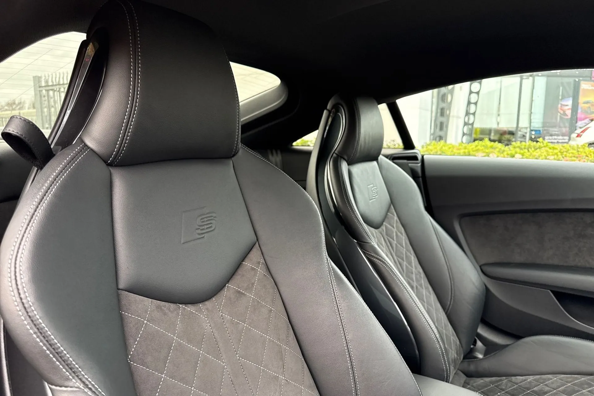 Audi TT thumbnail image number 24