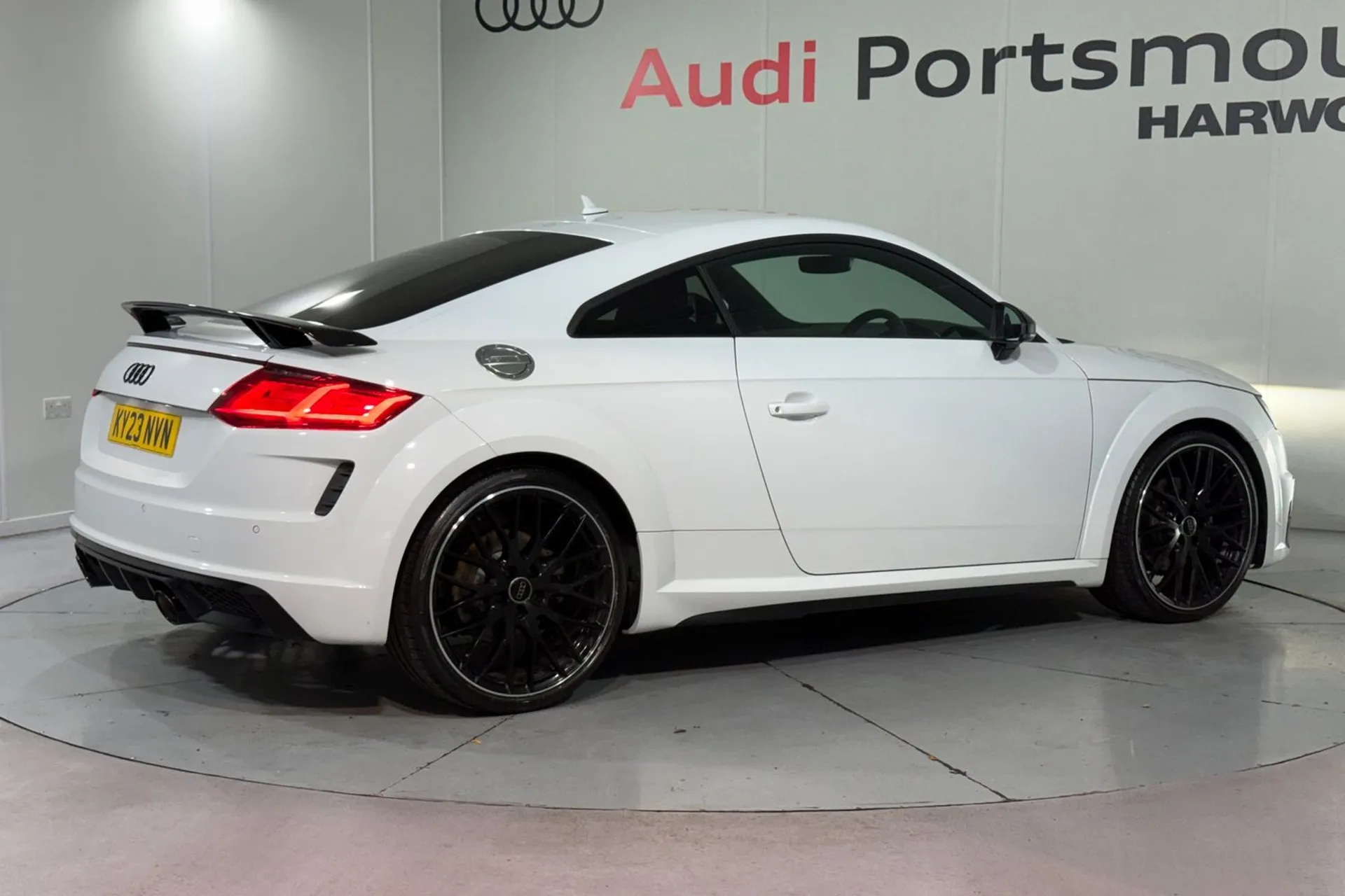 Audi TT thumbnail image number 9