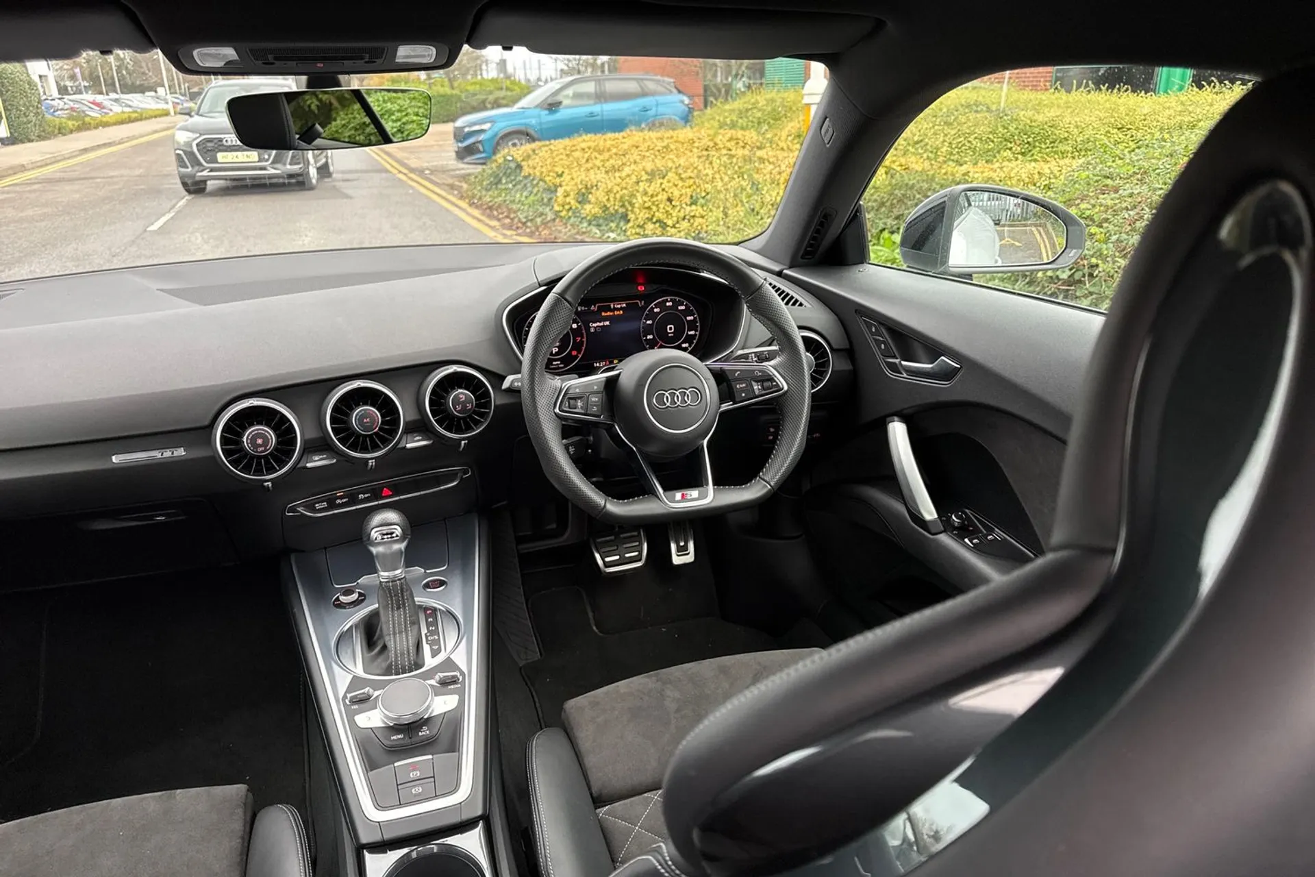 Audi TT thumbnail image number 43