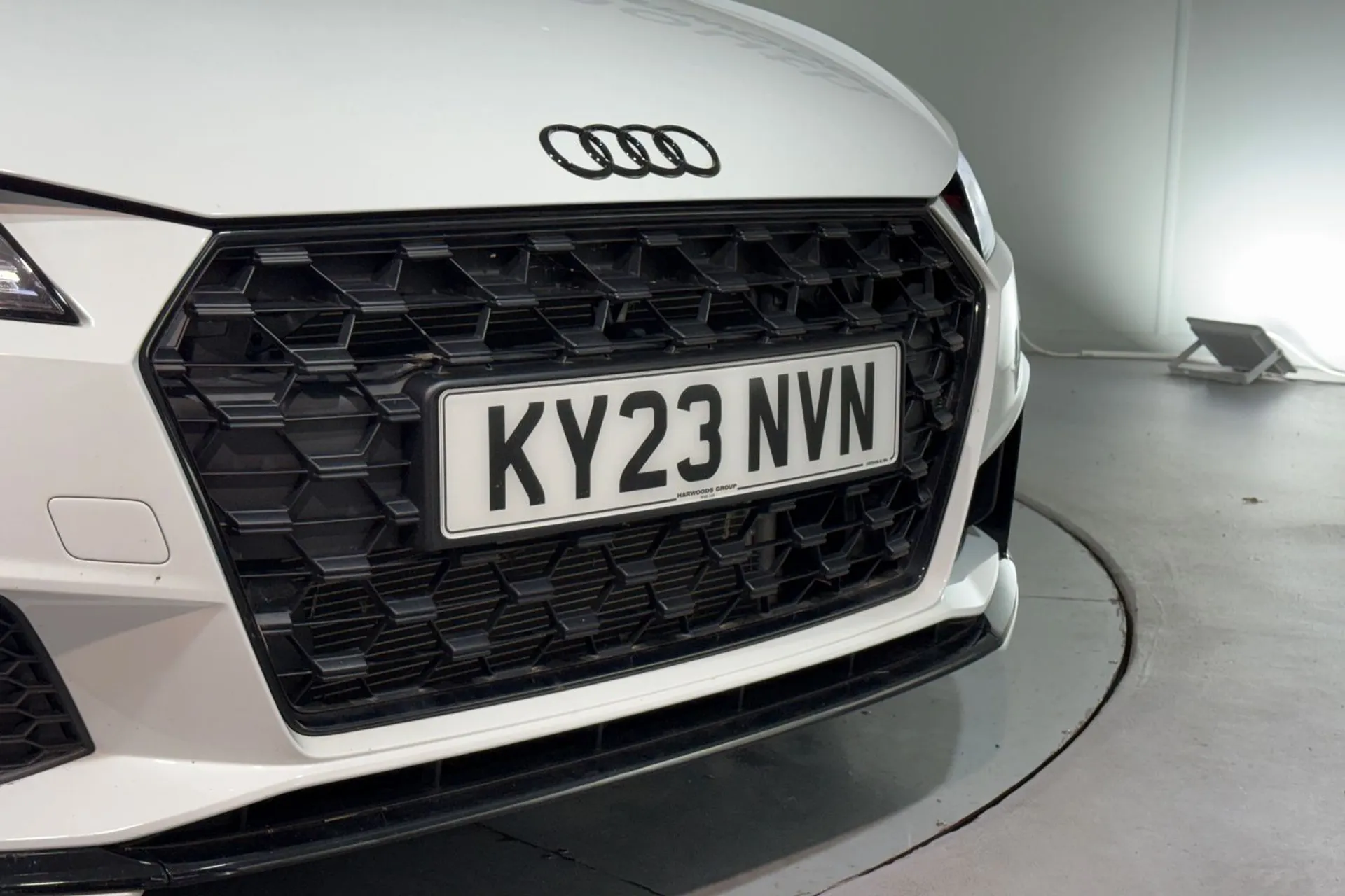 Audi TT thumbnail image number 8