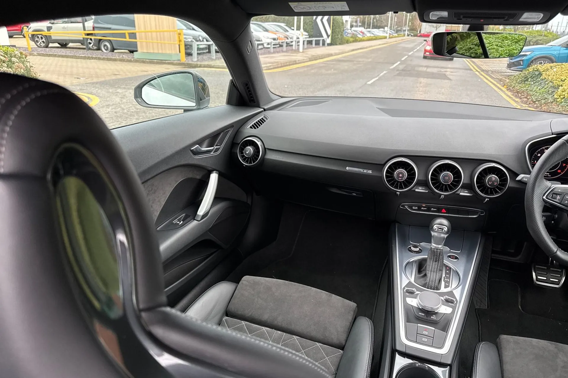 Audi TT thumbnail image number 45