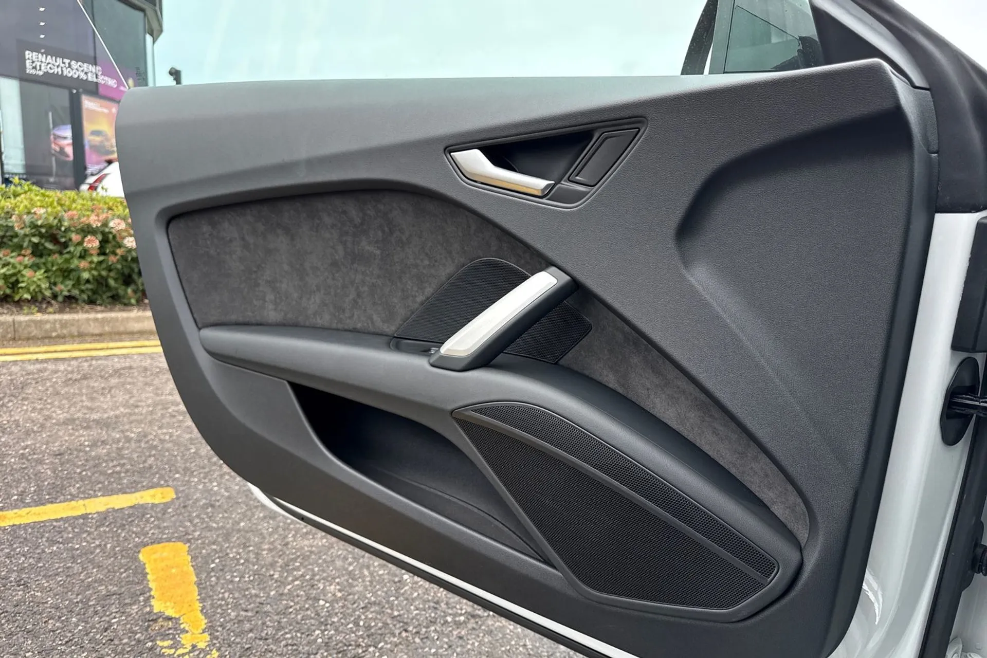 Audi TT thumbnail image number 29